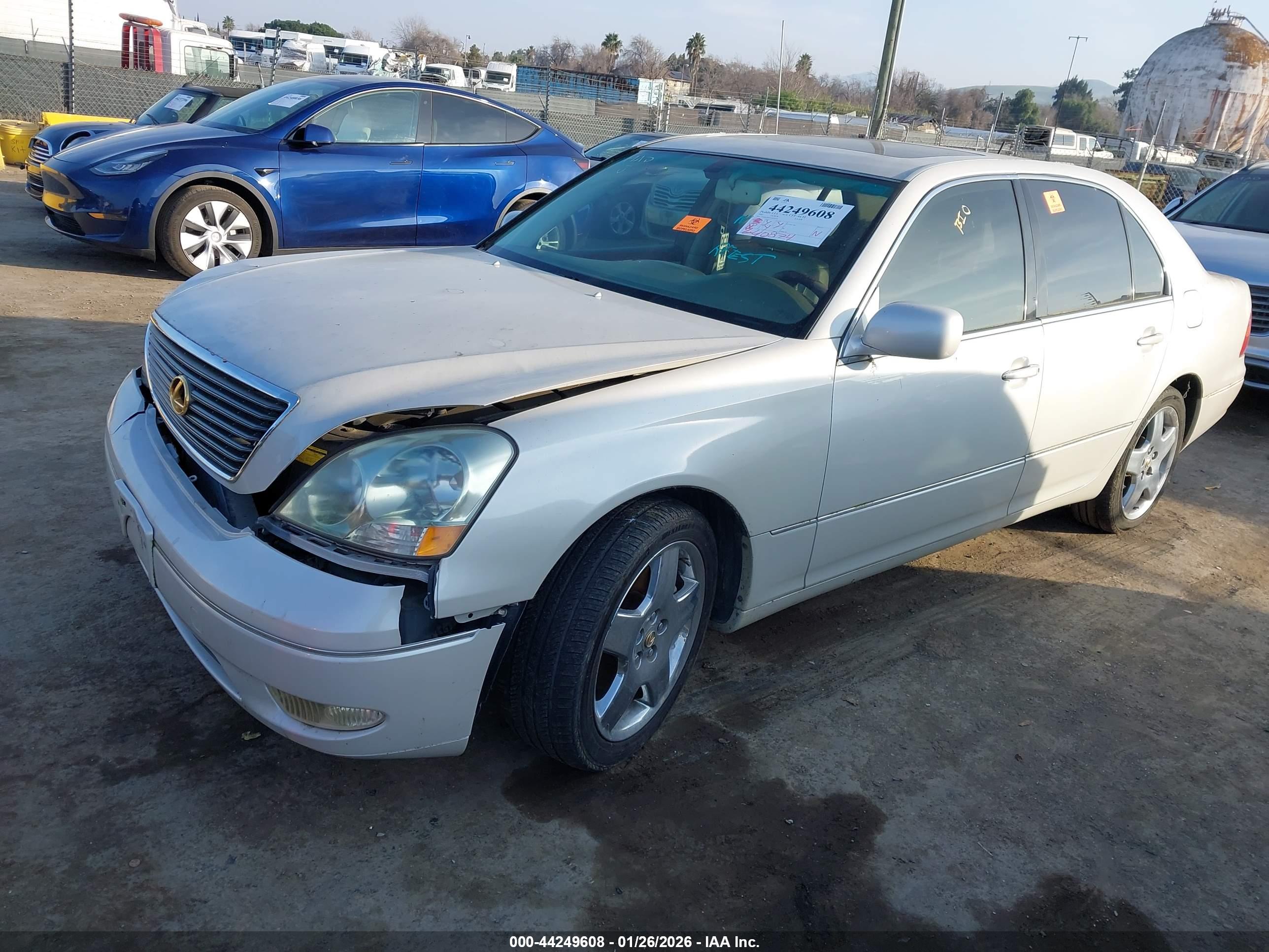 LEXUS LS image 2