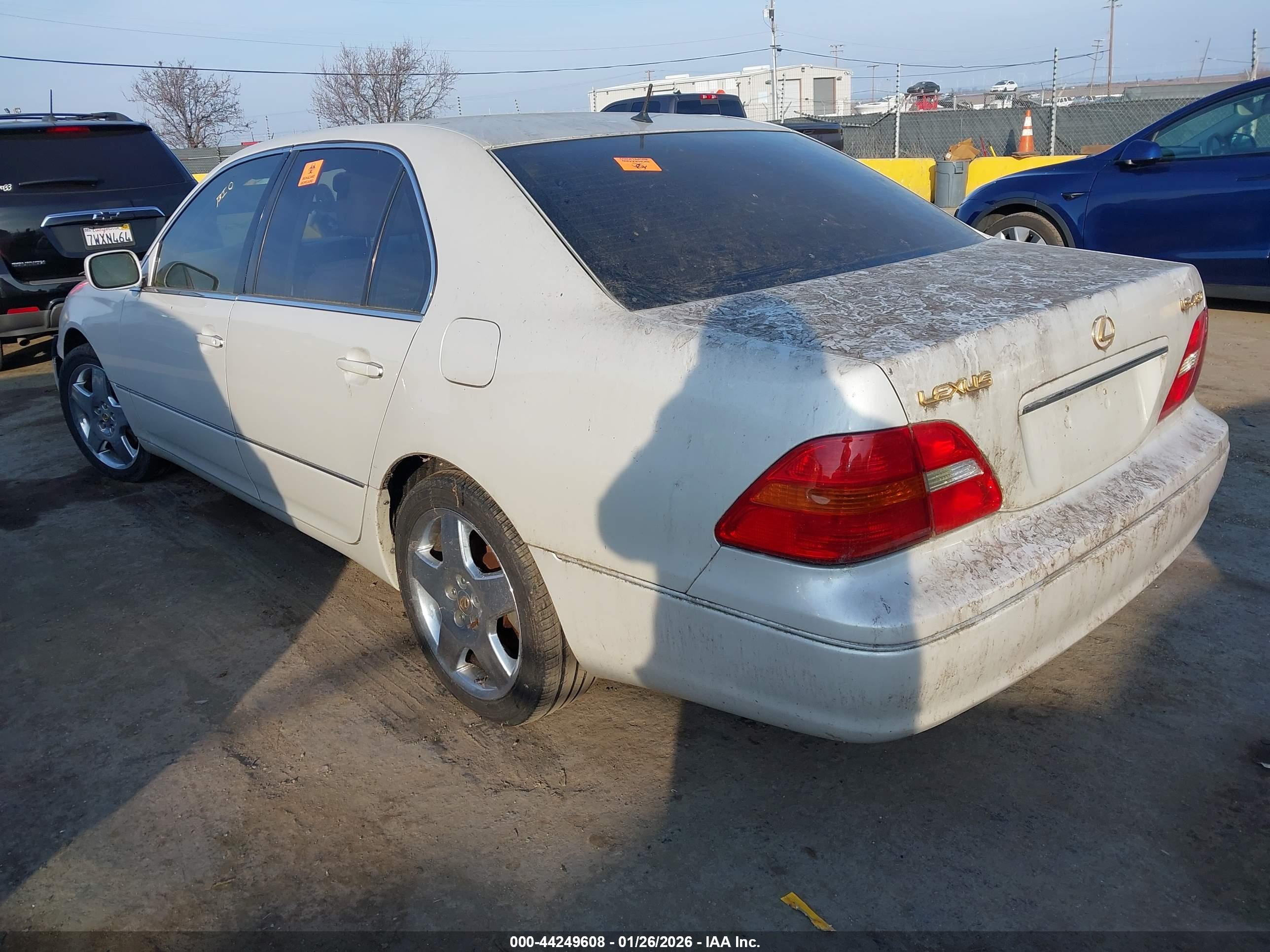 LEXUS LS image 3