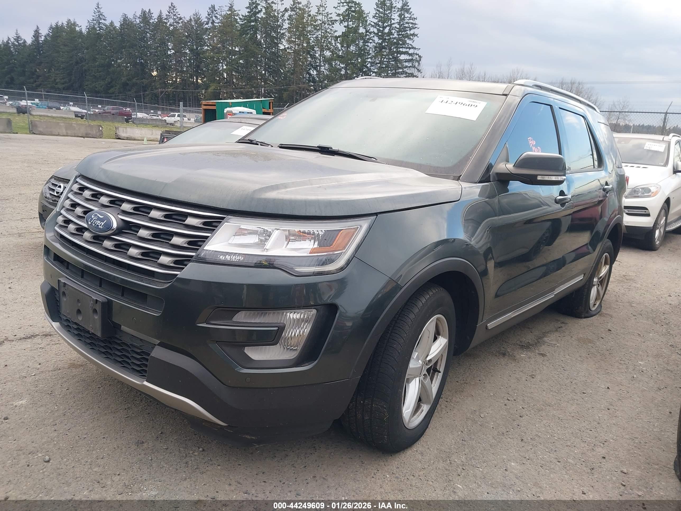 FORD EXPLORER image 2