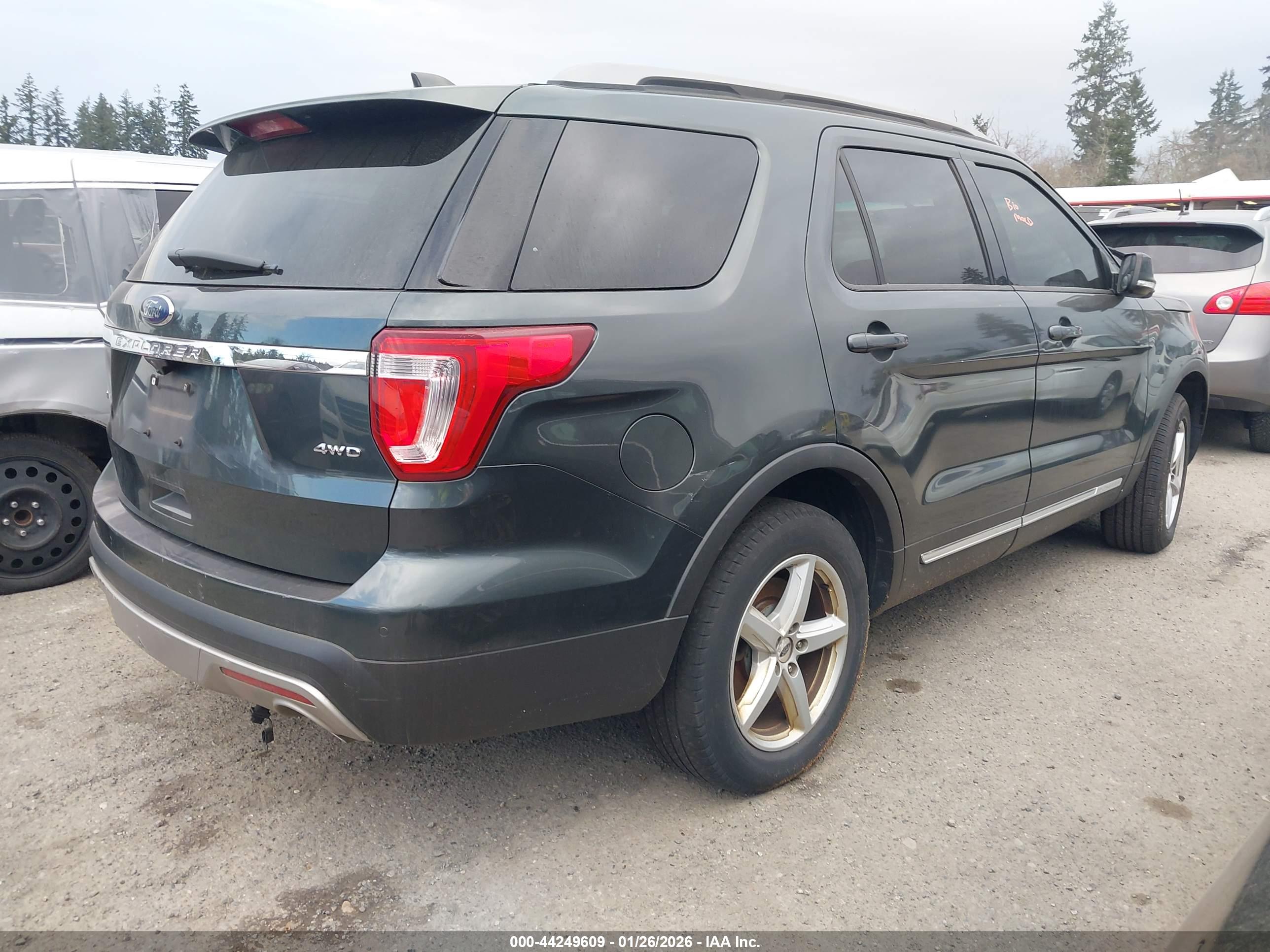 FORD EXPLORER image 4