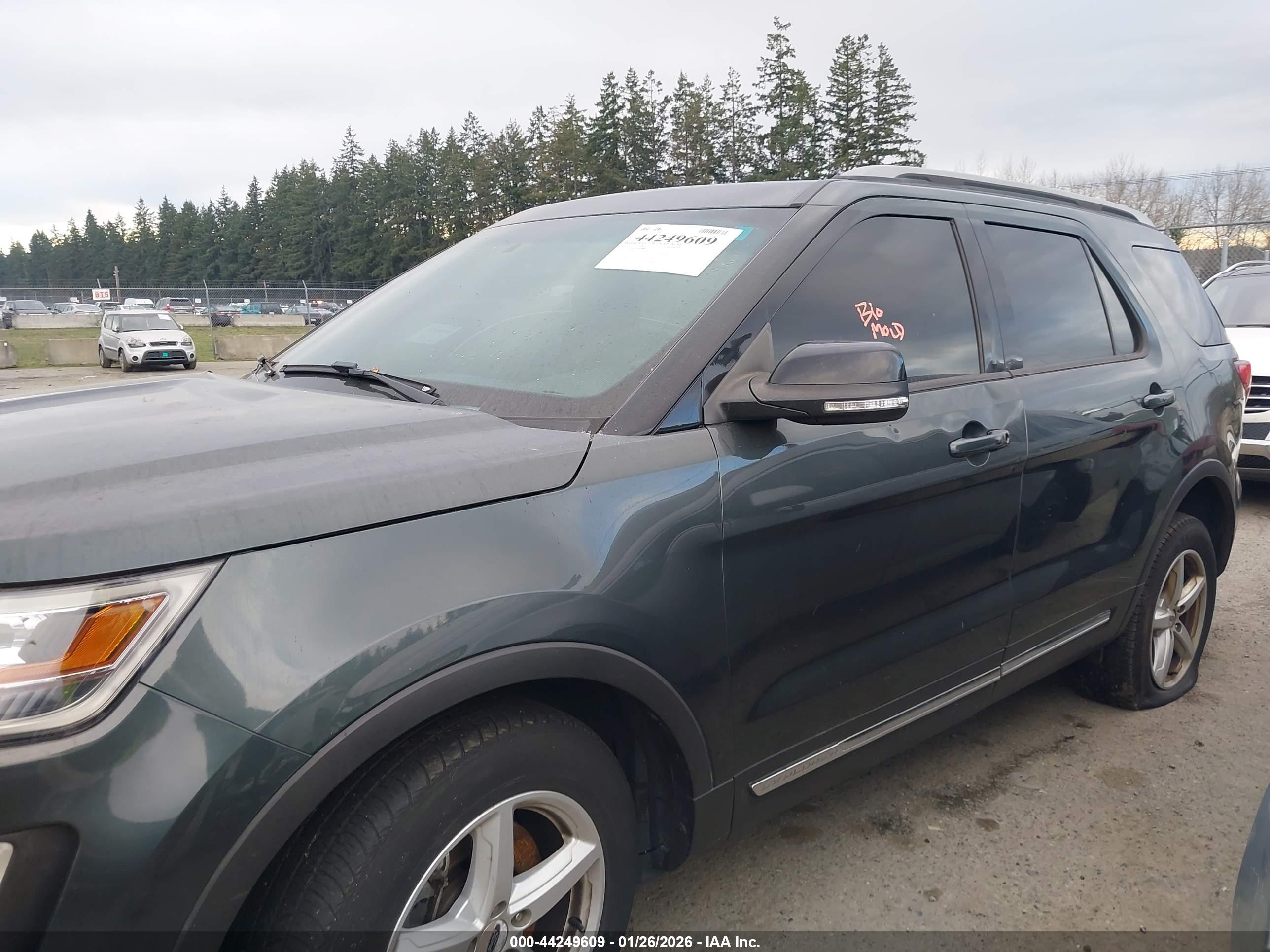FORD EXPLORER image 6
