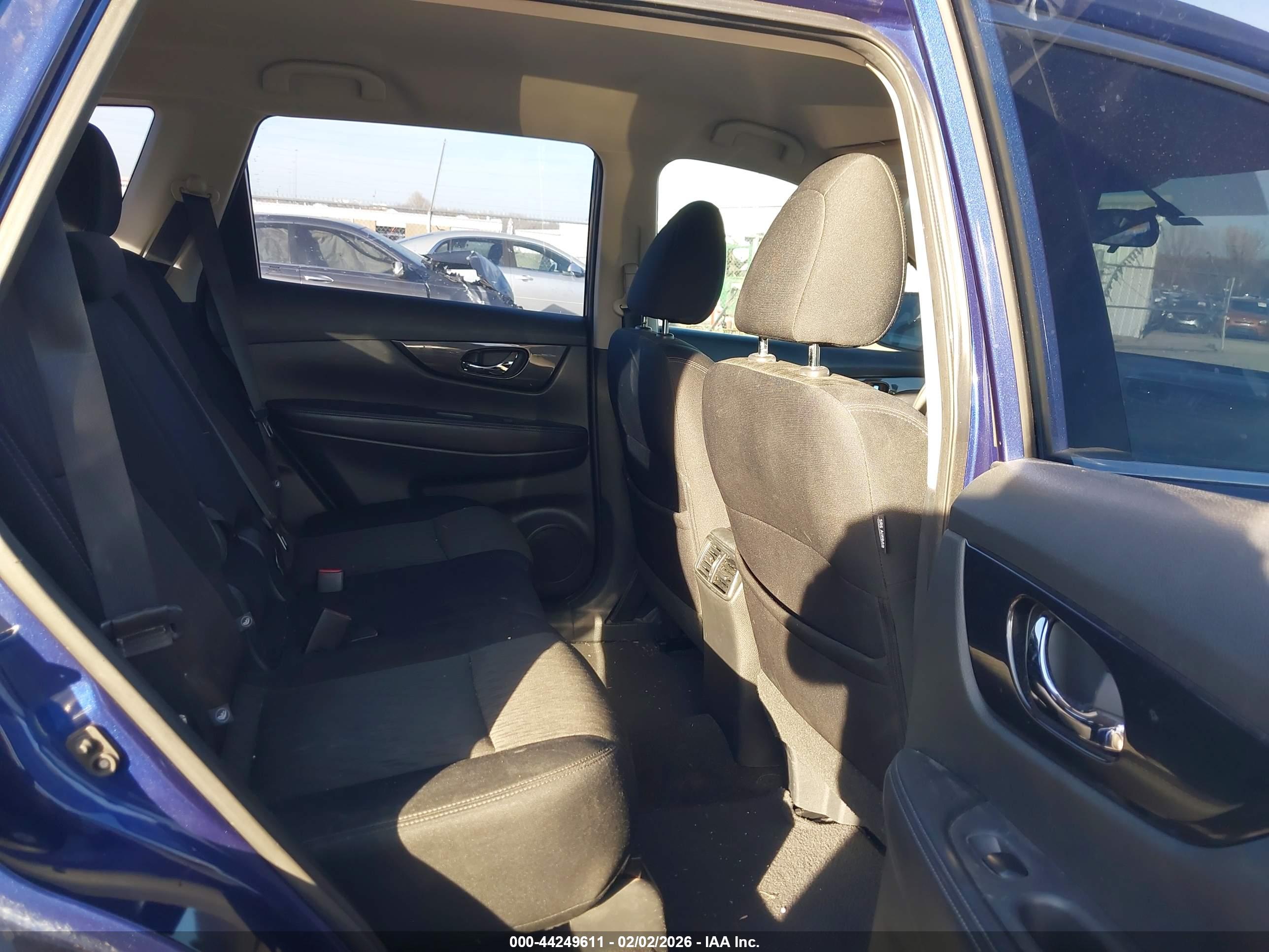 NISSAN ROGUE image 8