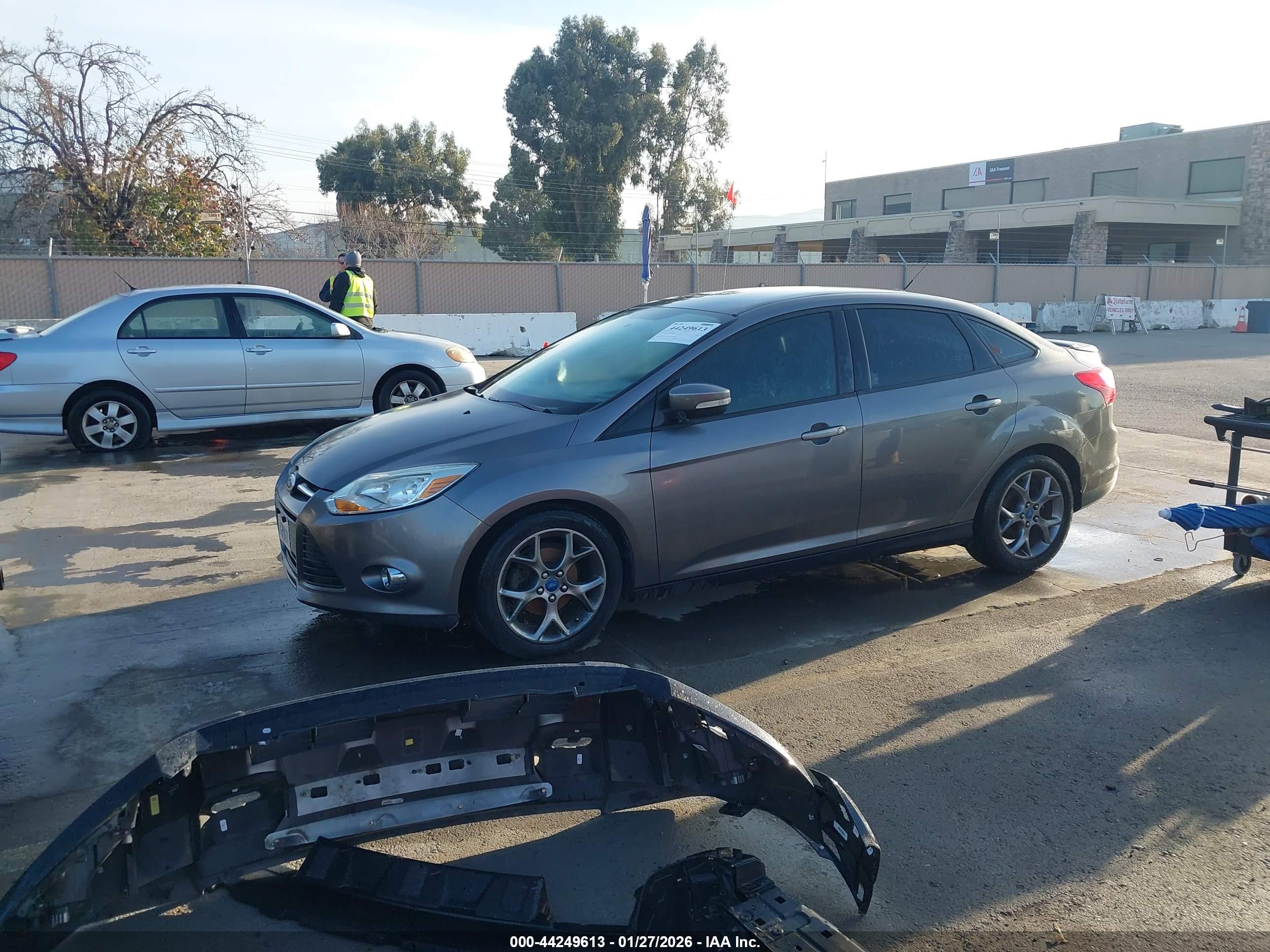 FORD FOCUS image 2
