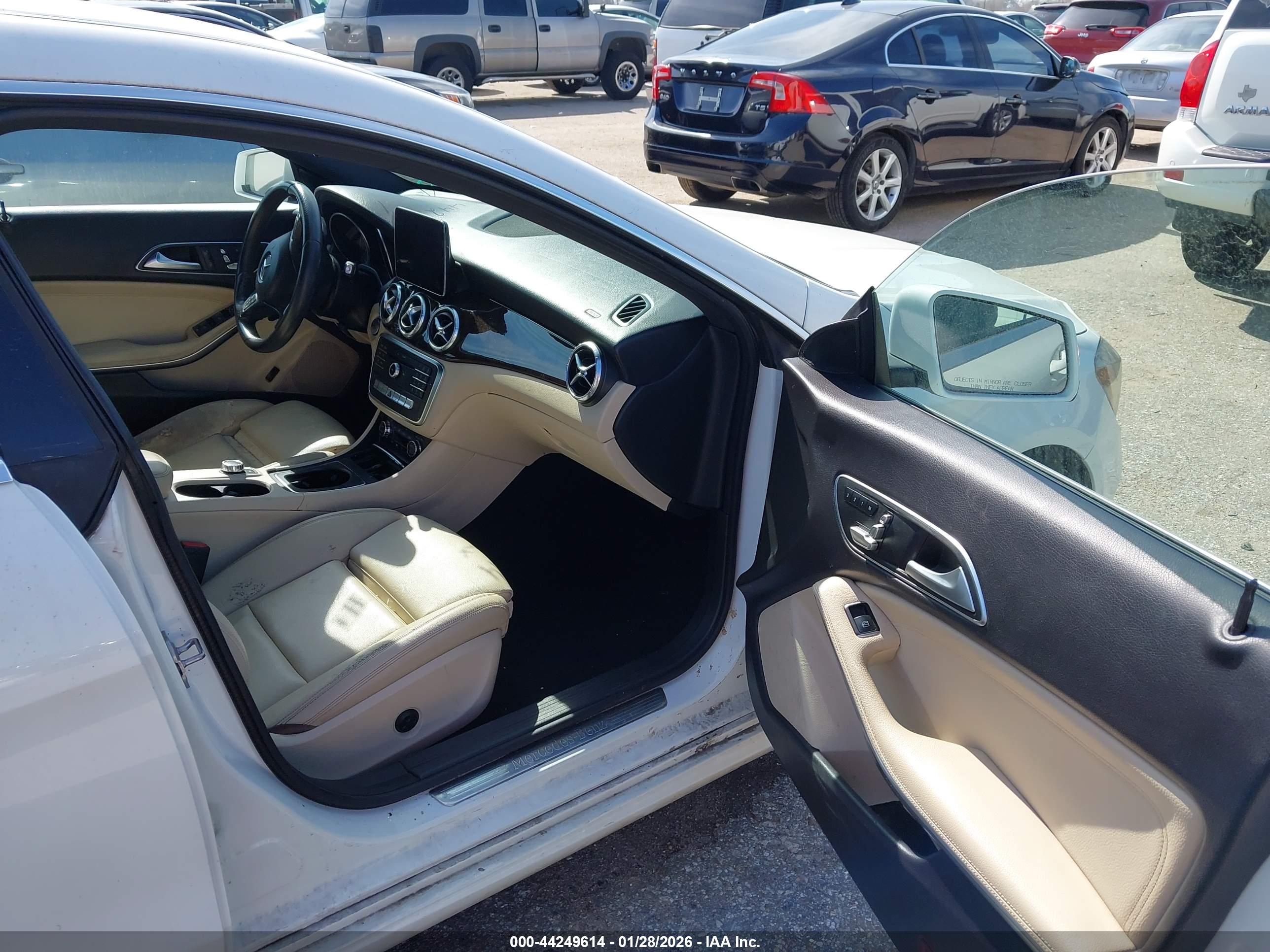 MERCEDES-BENZ CLA image 5