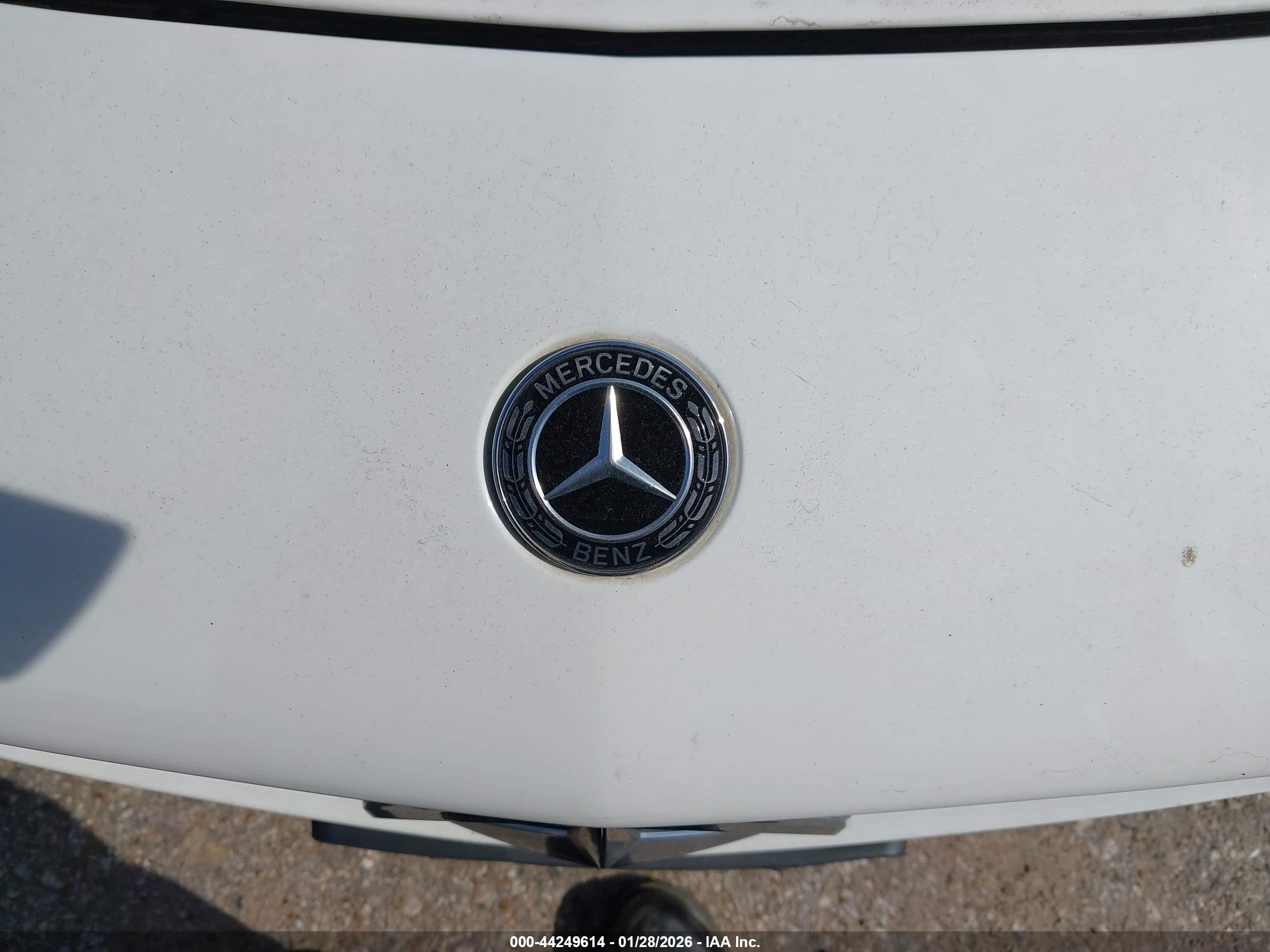 MERCEDES-BENZ CLA image 6