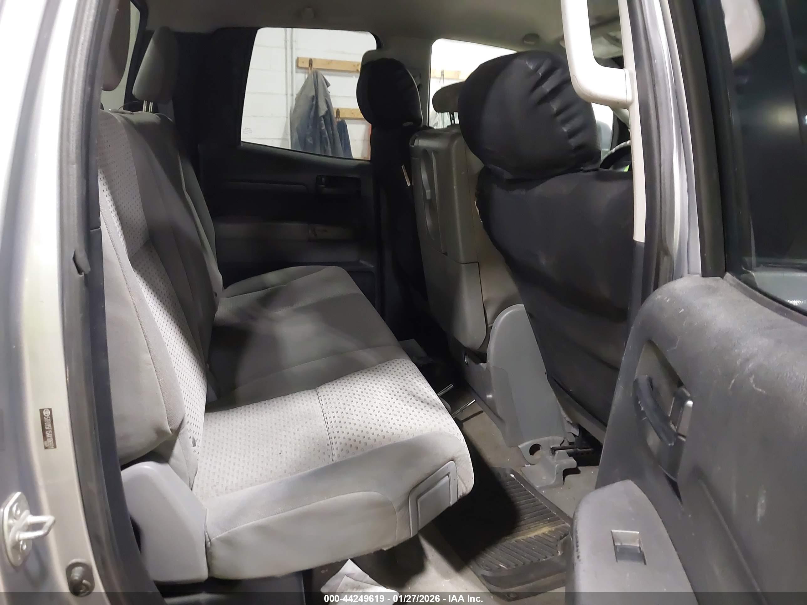 TOYOTA TUNDRA image 8