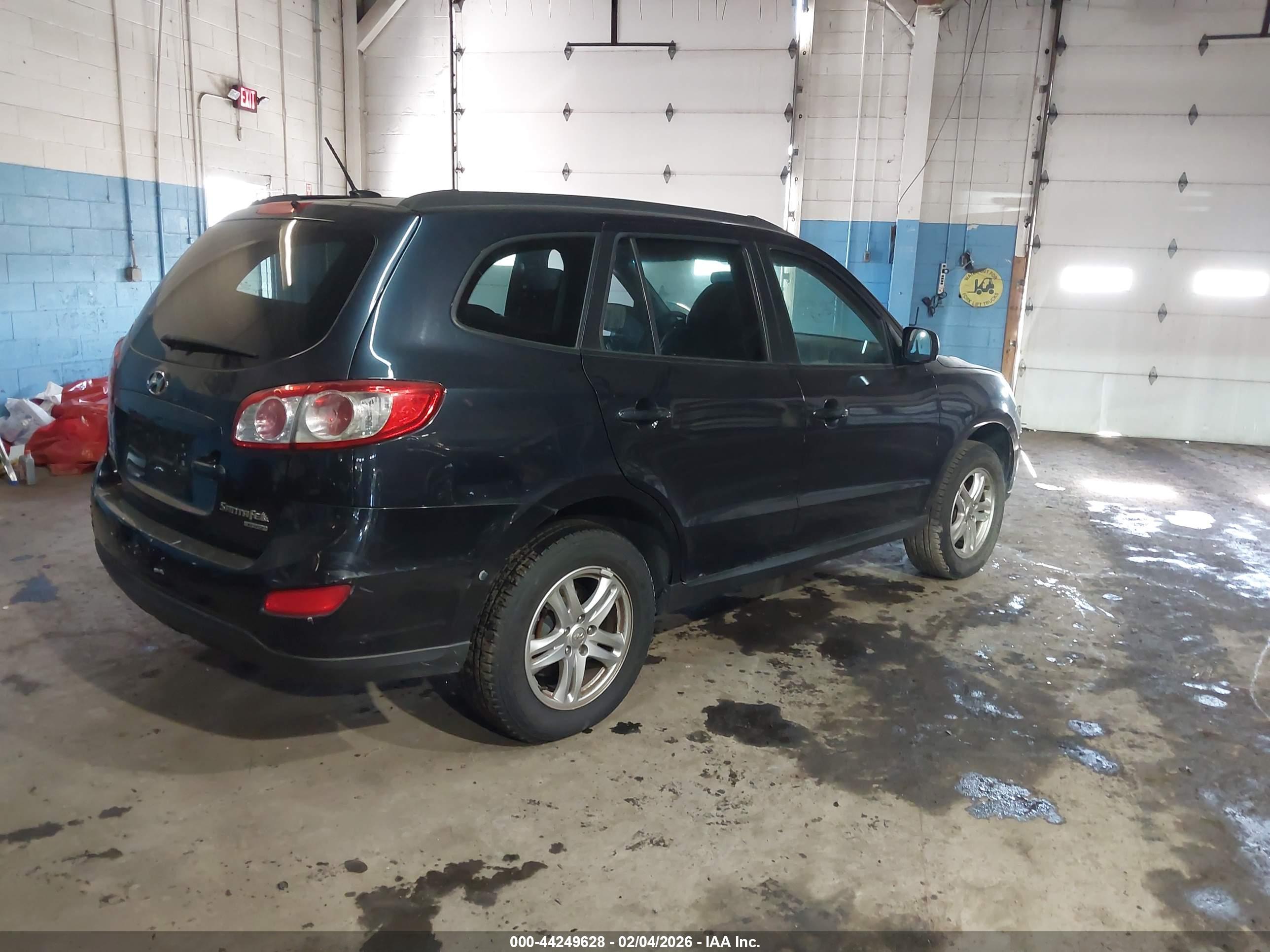 HYUNDAI SANTA image 4