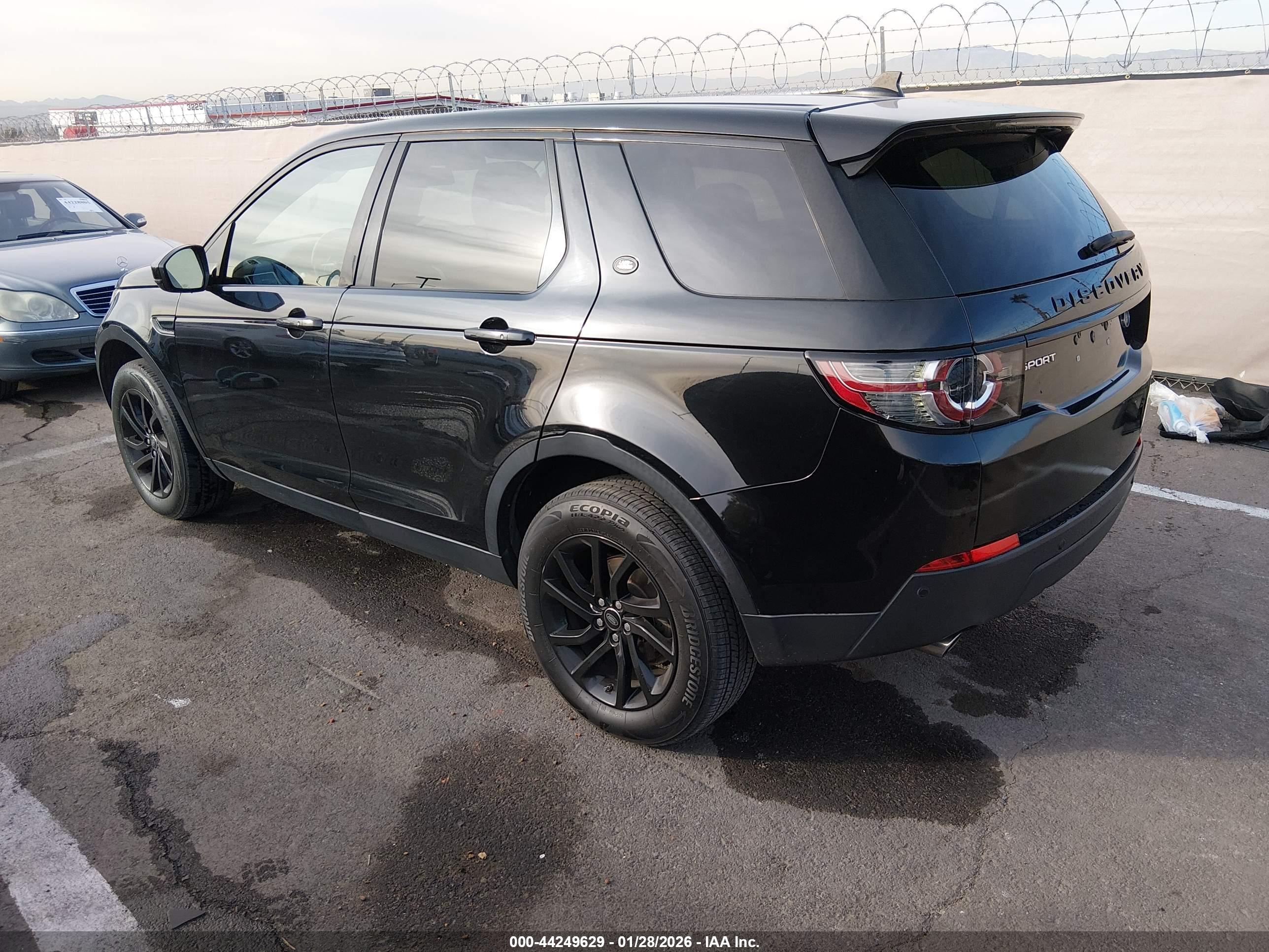 LAND ROVER image 3