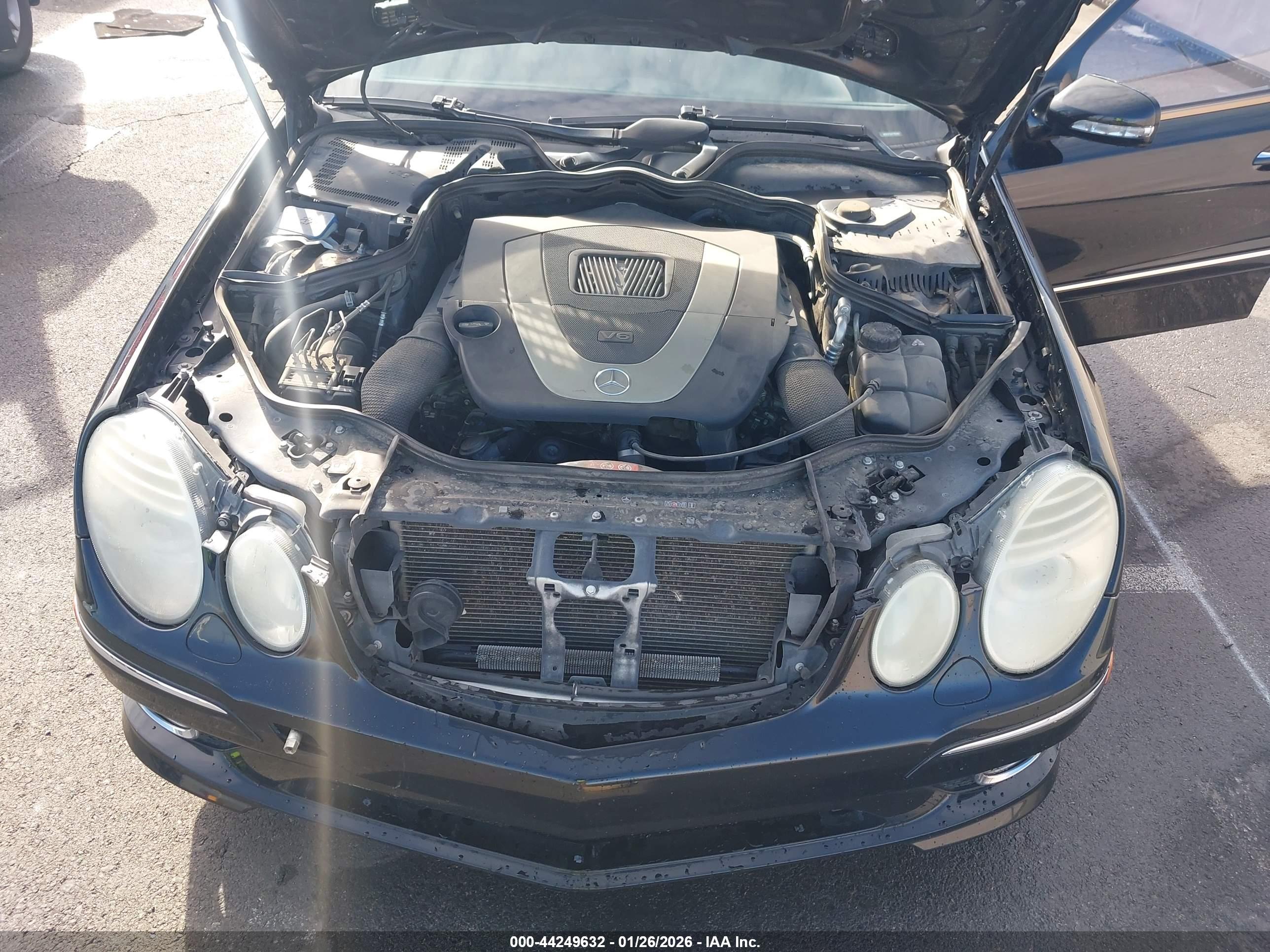 MERCEDES-BENZ E image 10
