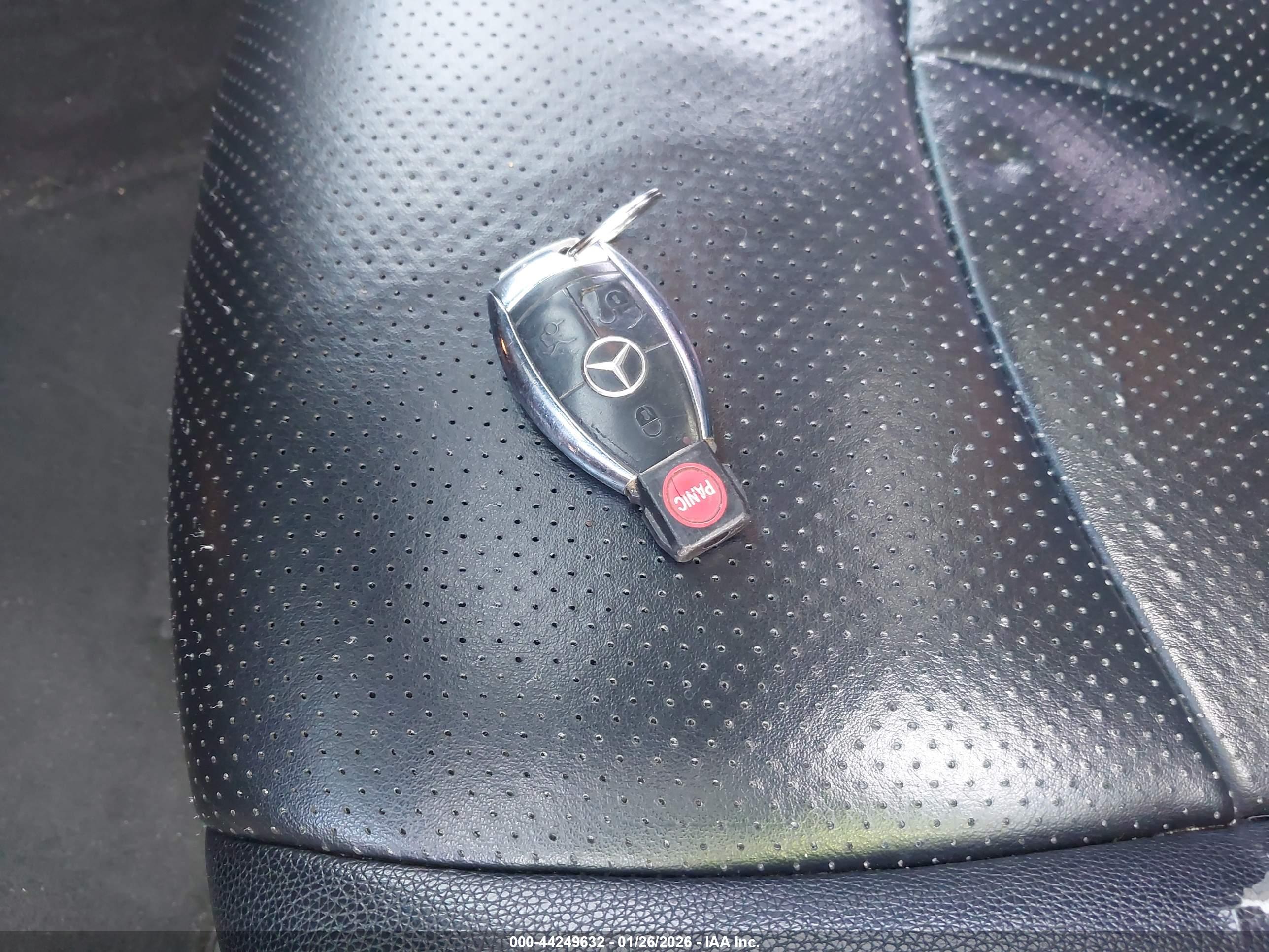 MERCEDES-BENZ E image 11