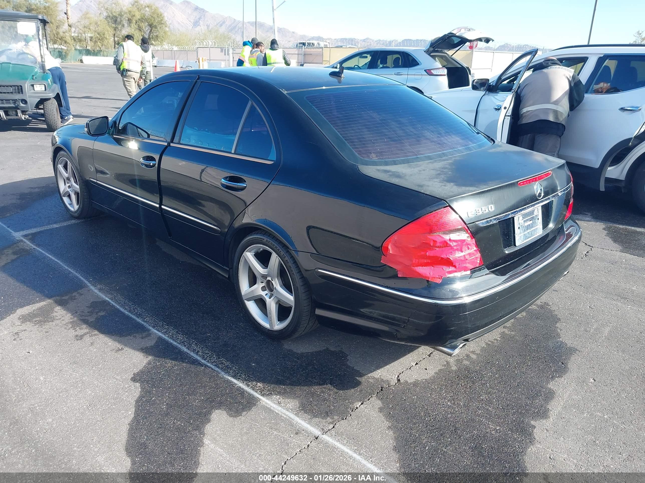 MERCEDES-BENZ E image 3