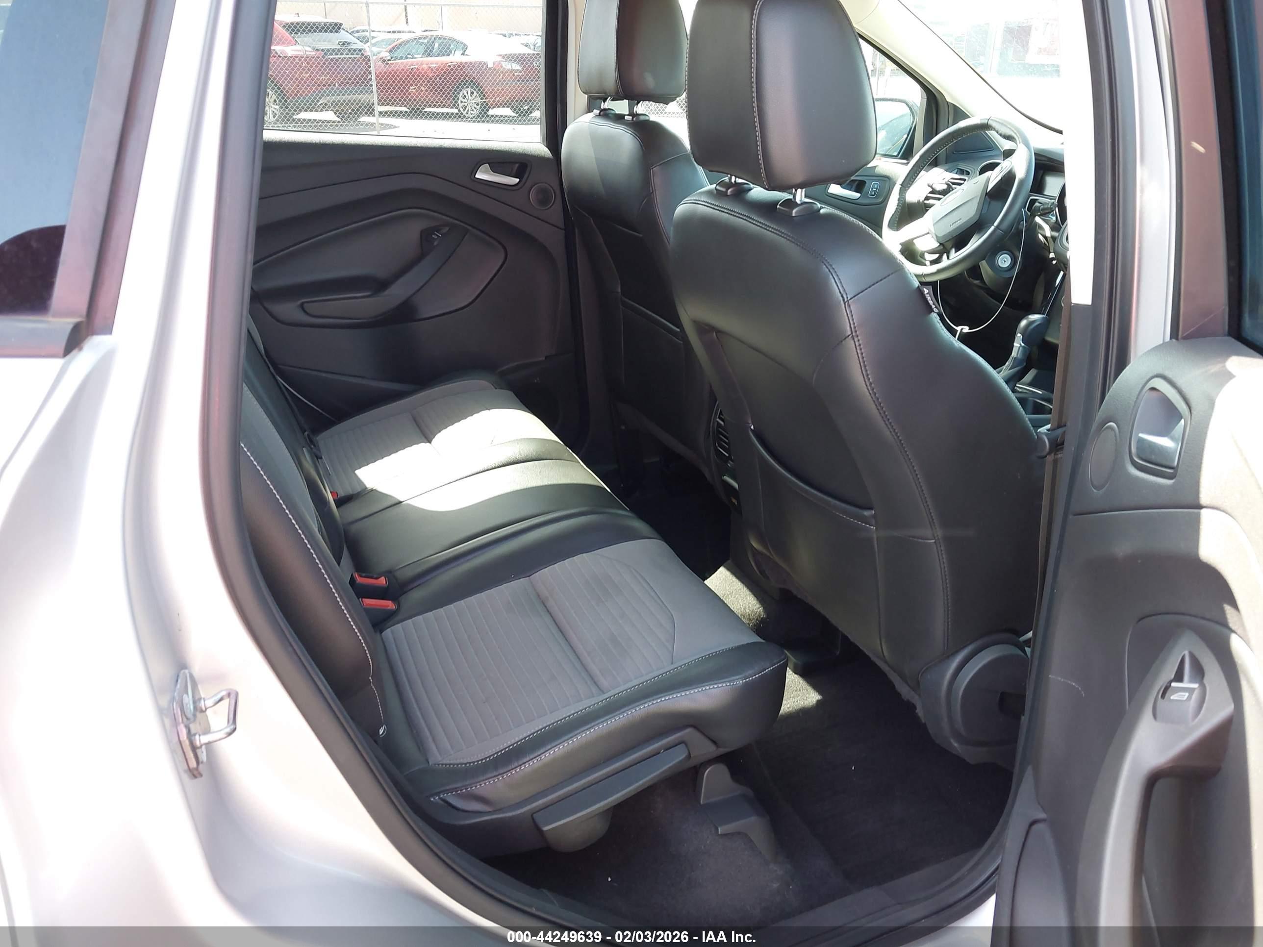 FORD ESCAPE image 8