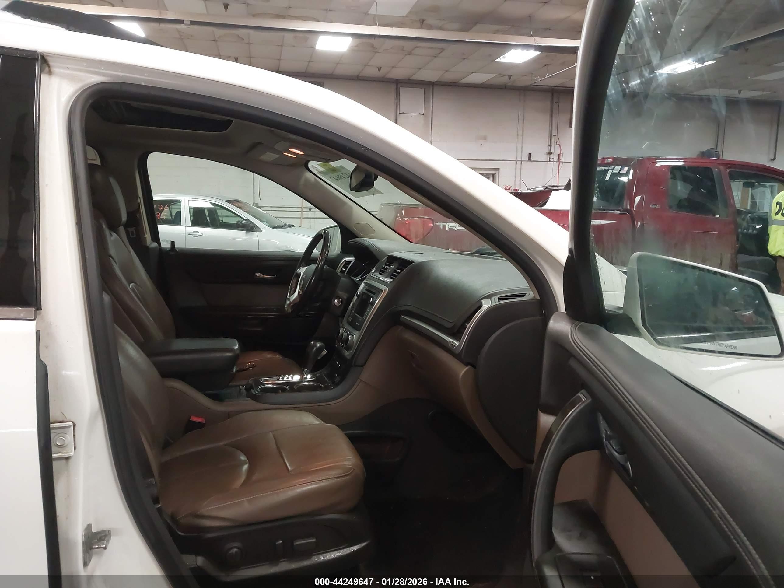 GMC ACADIA image 5