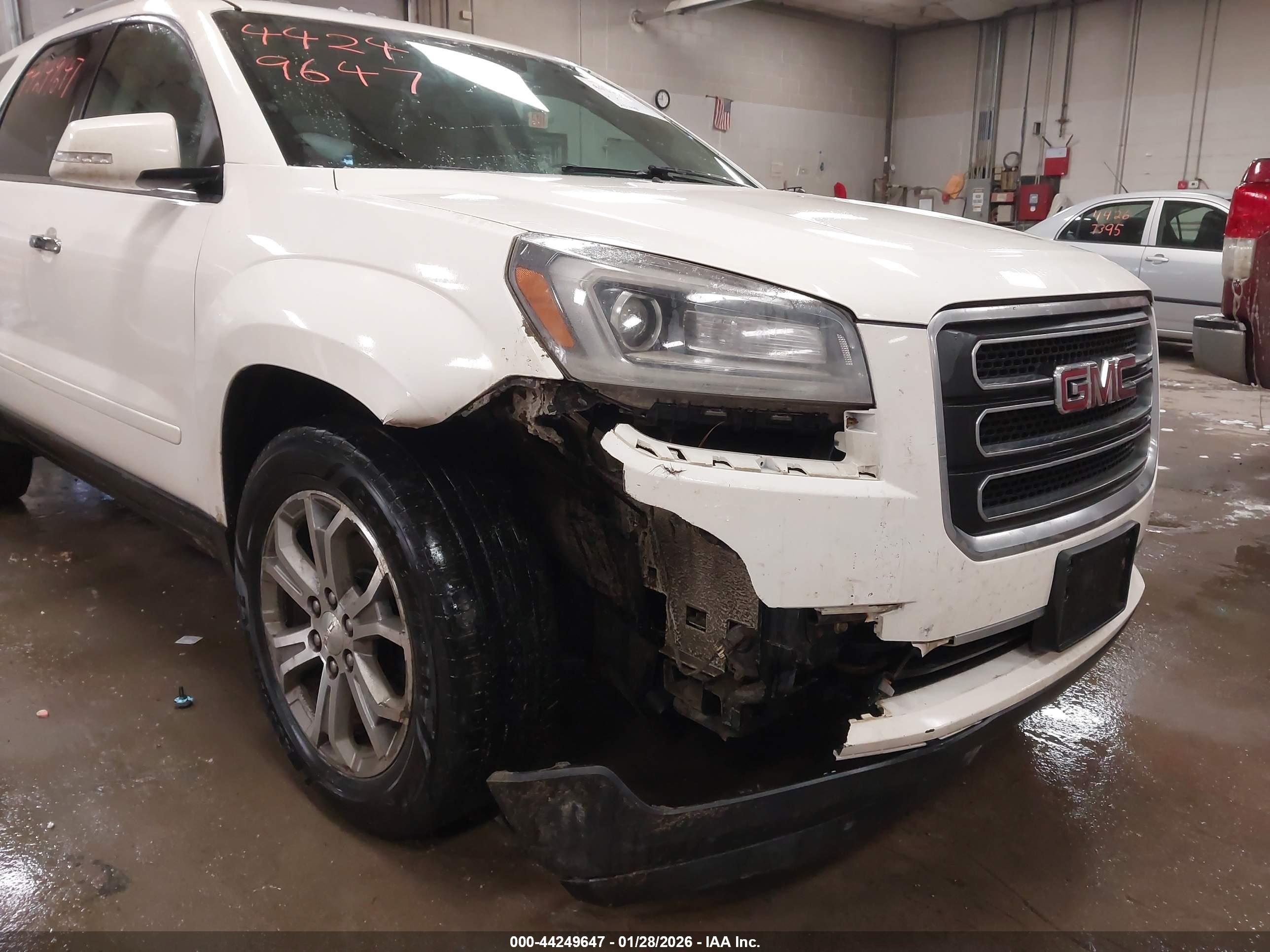 GMC ACADIA image 6