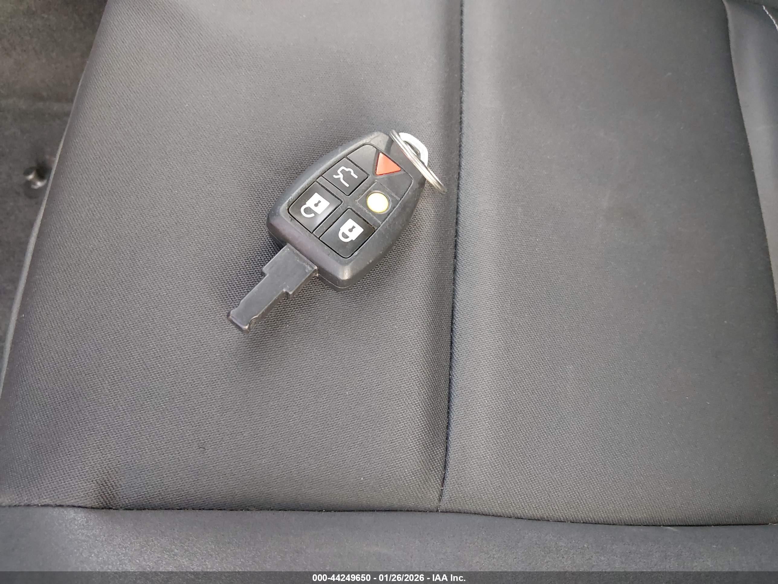 VOLVO S40 image 11