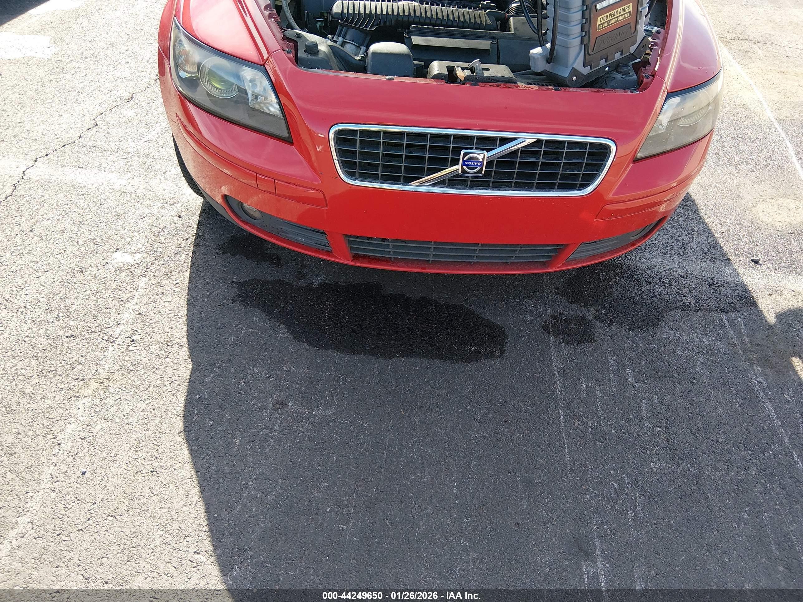 VOLVO S40 image 6