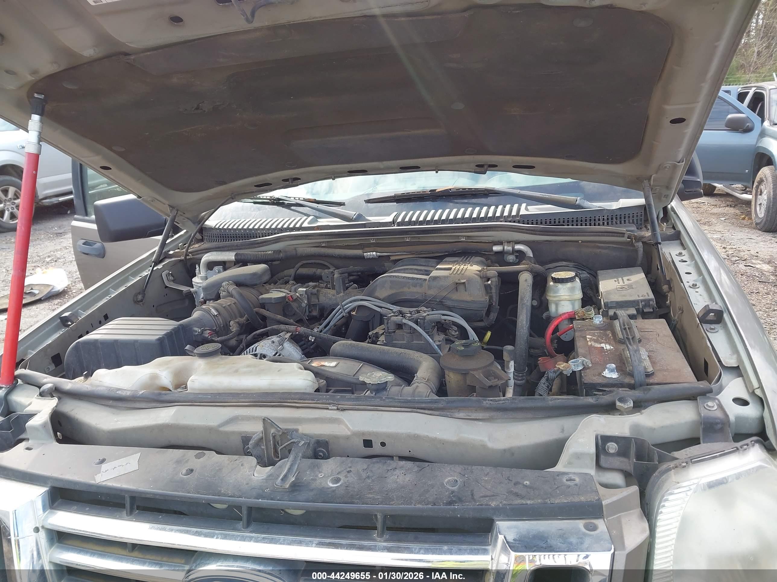 FORD EXPLORER image 10
