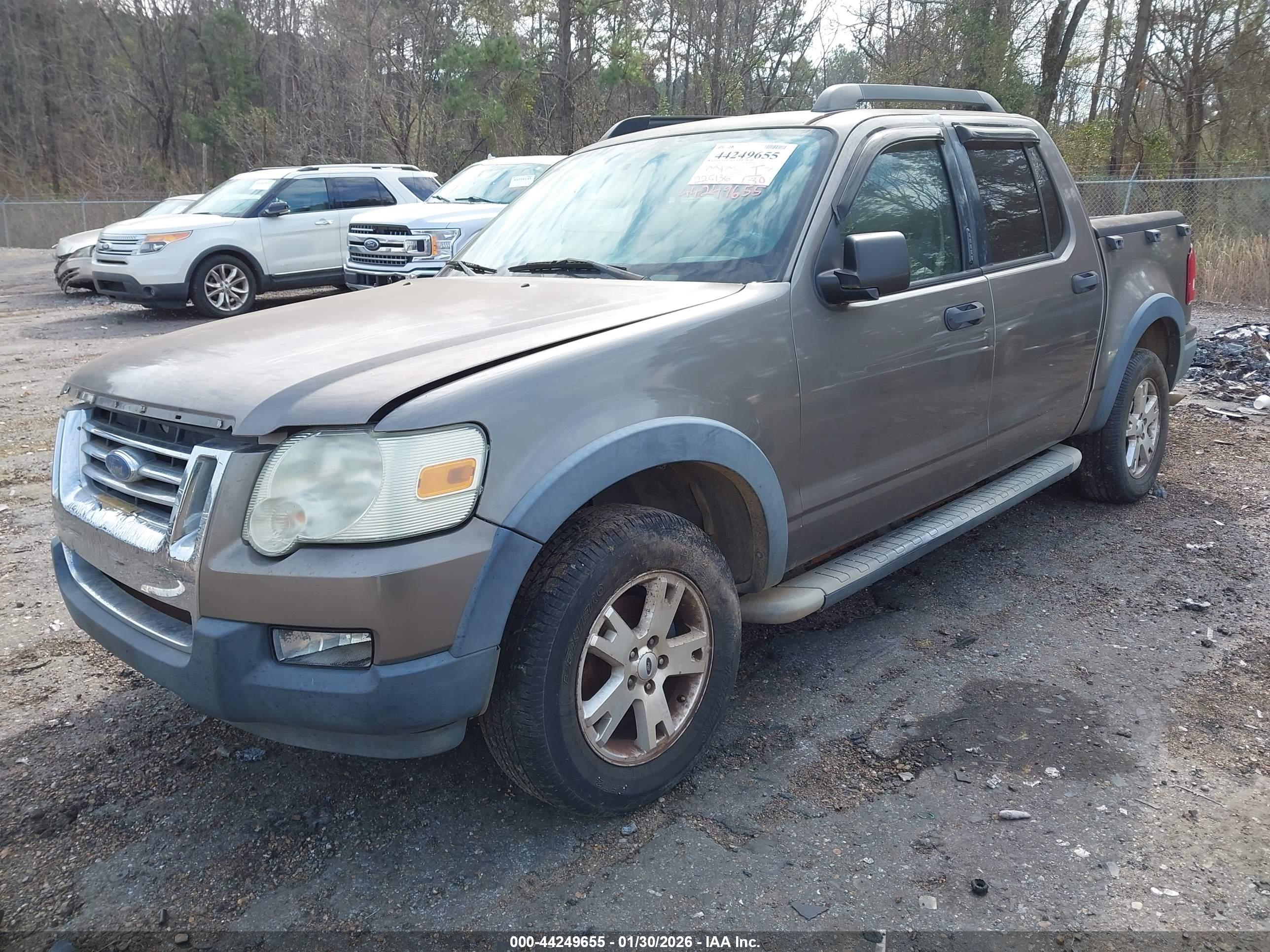 FORD EXPLORER image 2