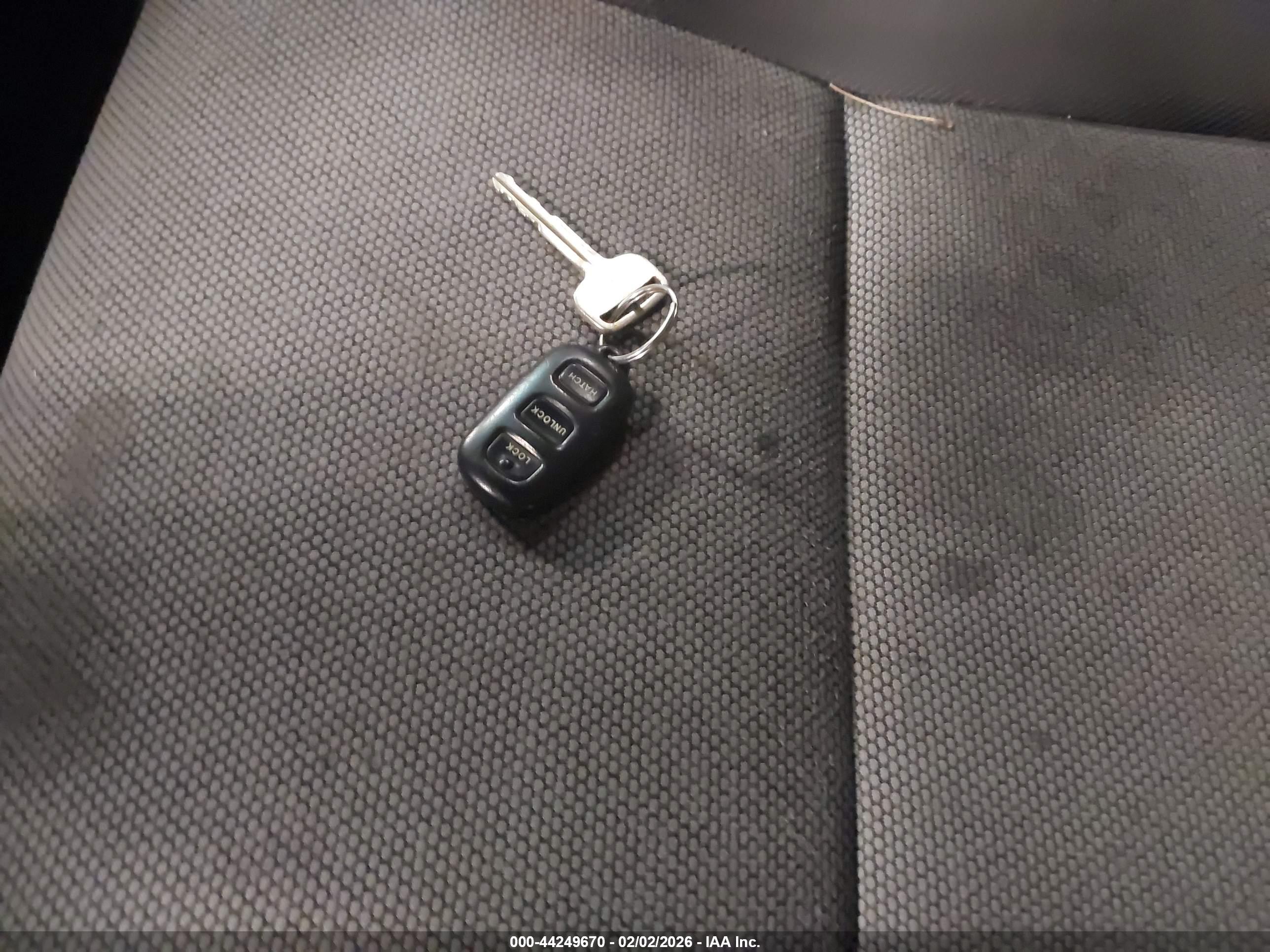 TOYOTA MATRIX image 11
