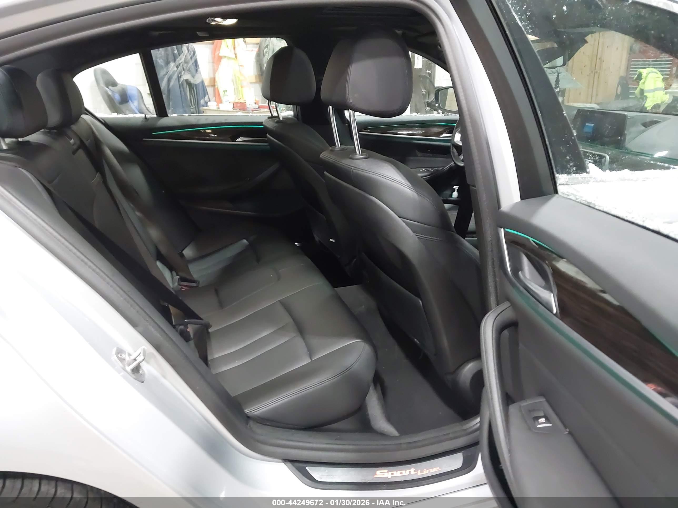 BMW 530I image 8