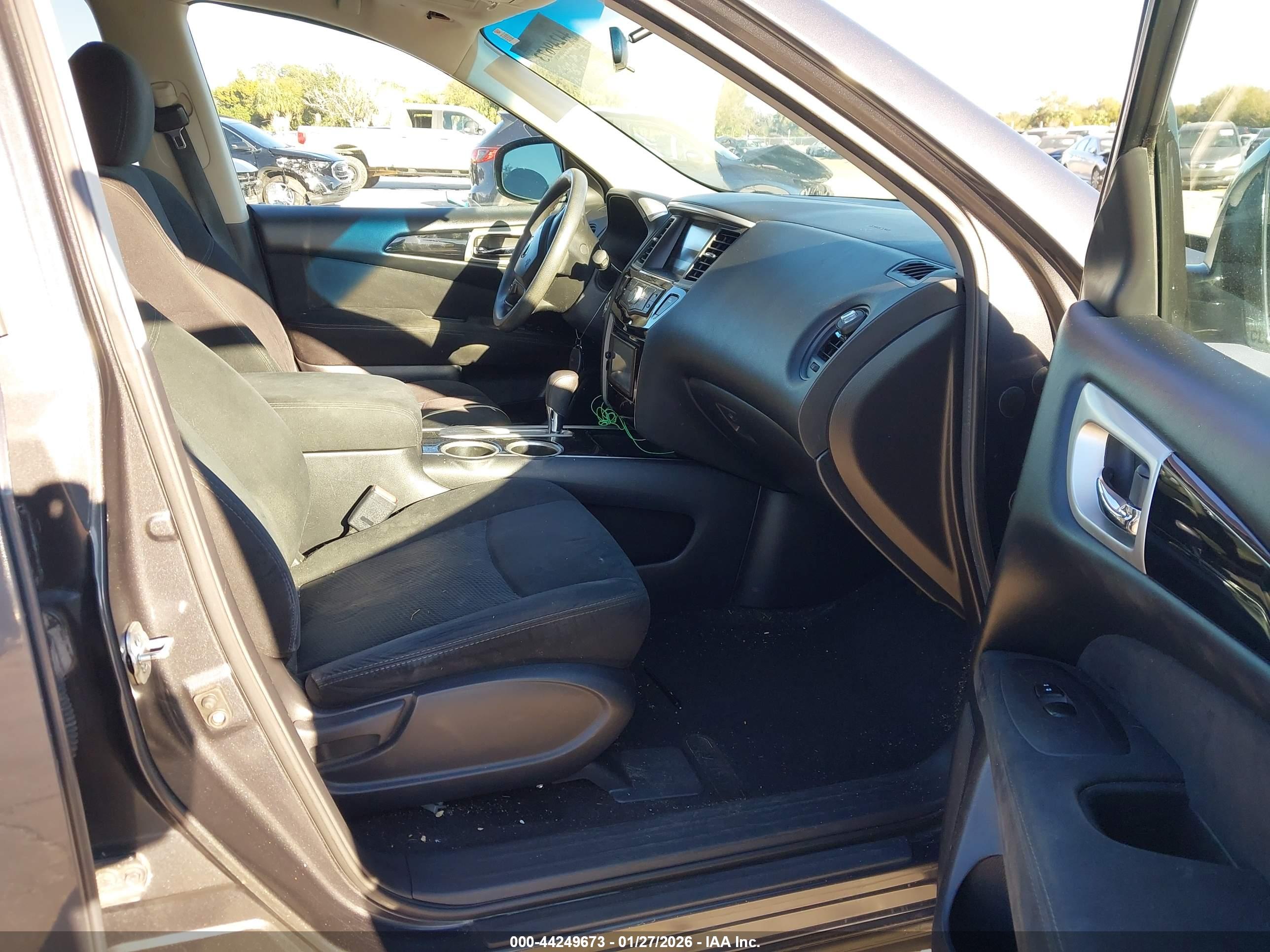 NISSAN PATHFINDER image 5