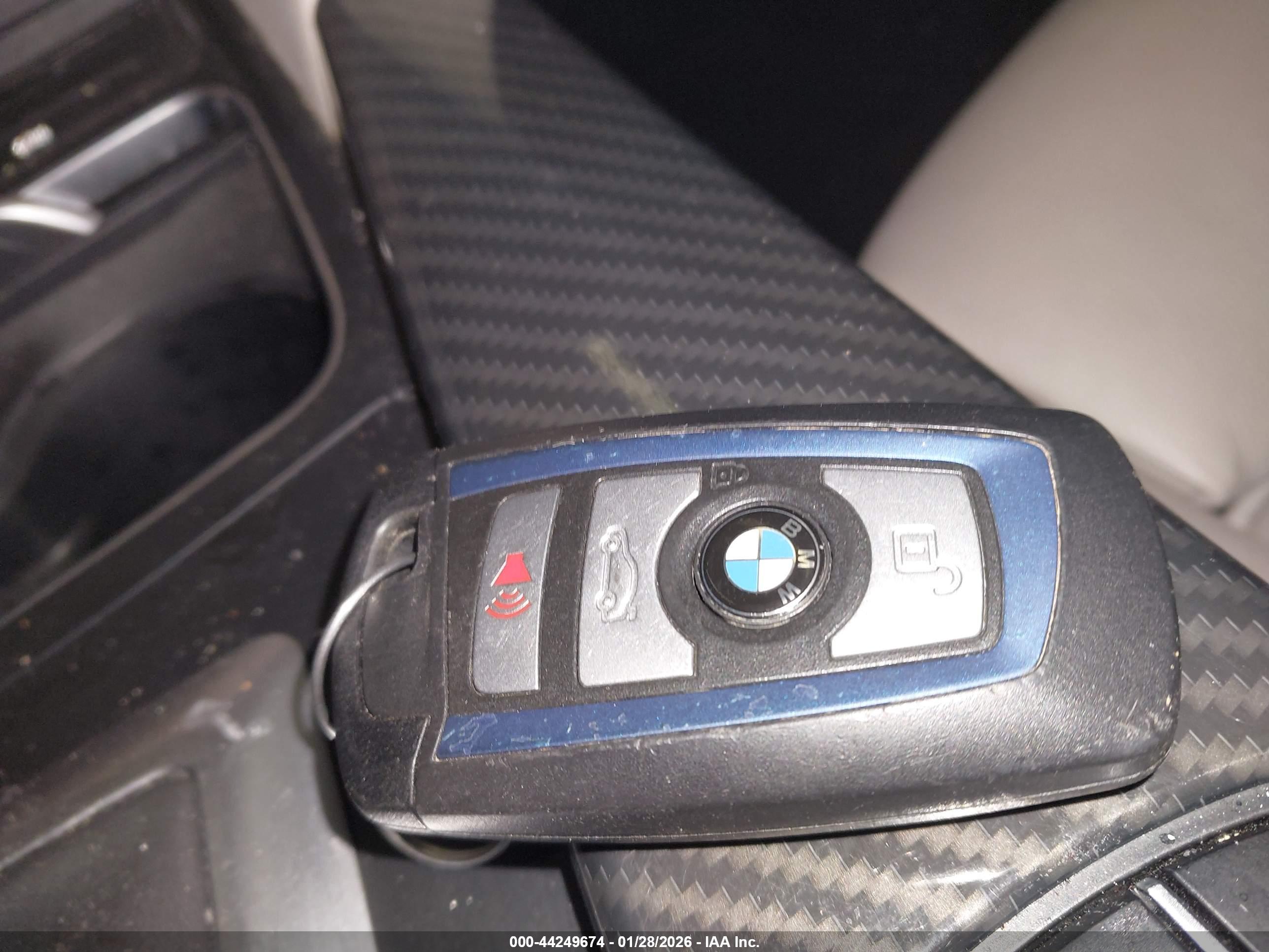BMW 330I image 11