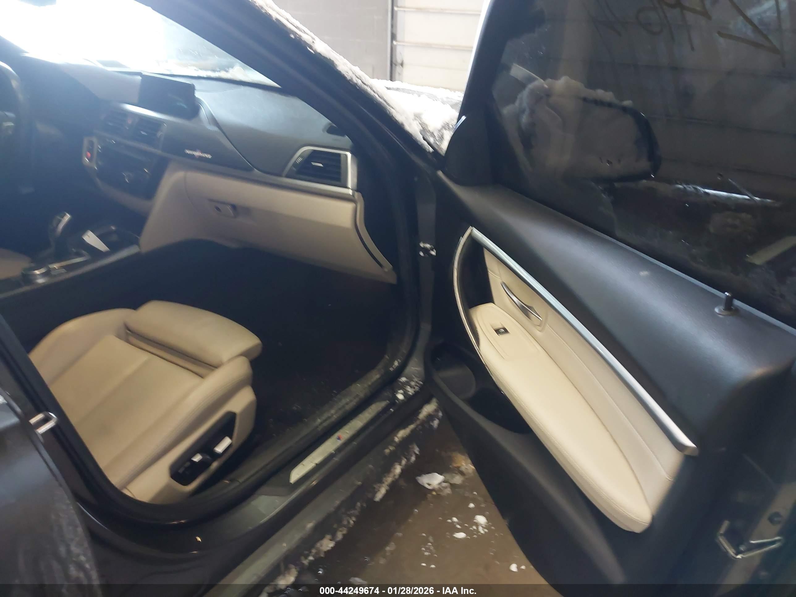 BMW 330I image 5