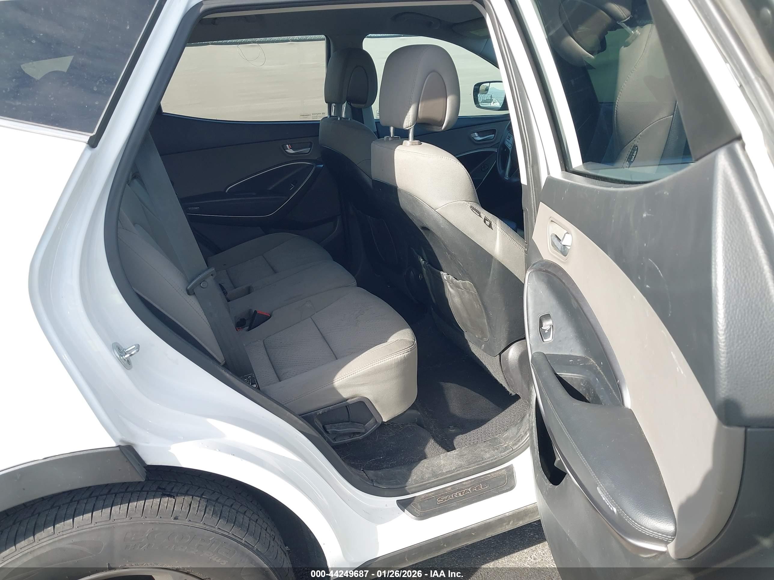 HYUNDAI SANTA image 8