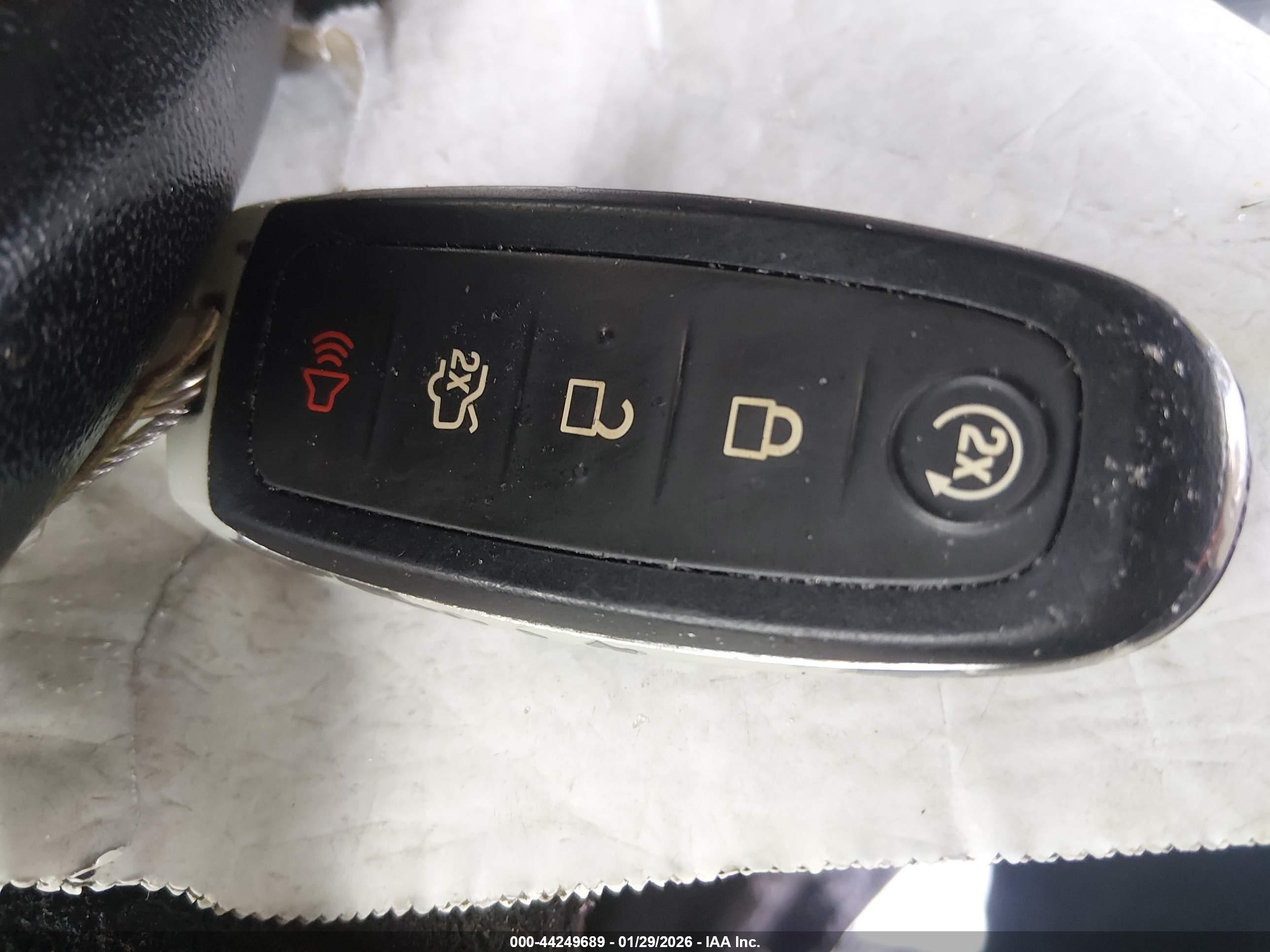 FORD ESCAPE image 11