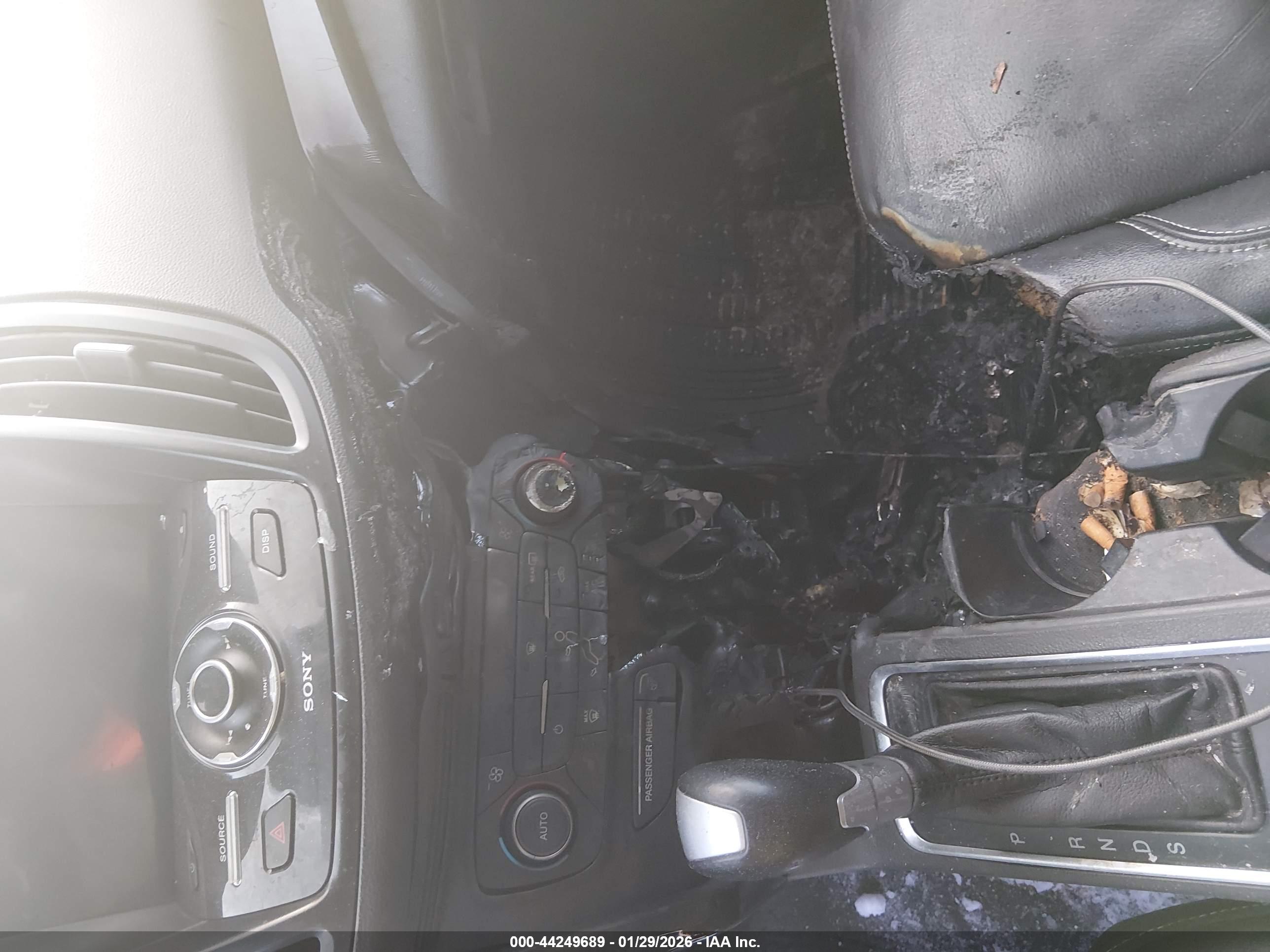 FORD ESCAPE image 6
