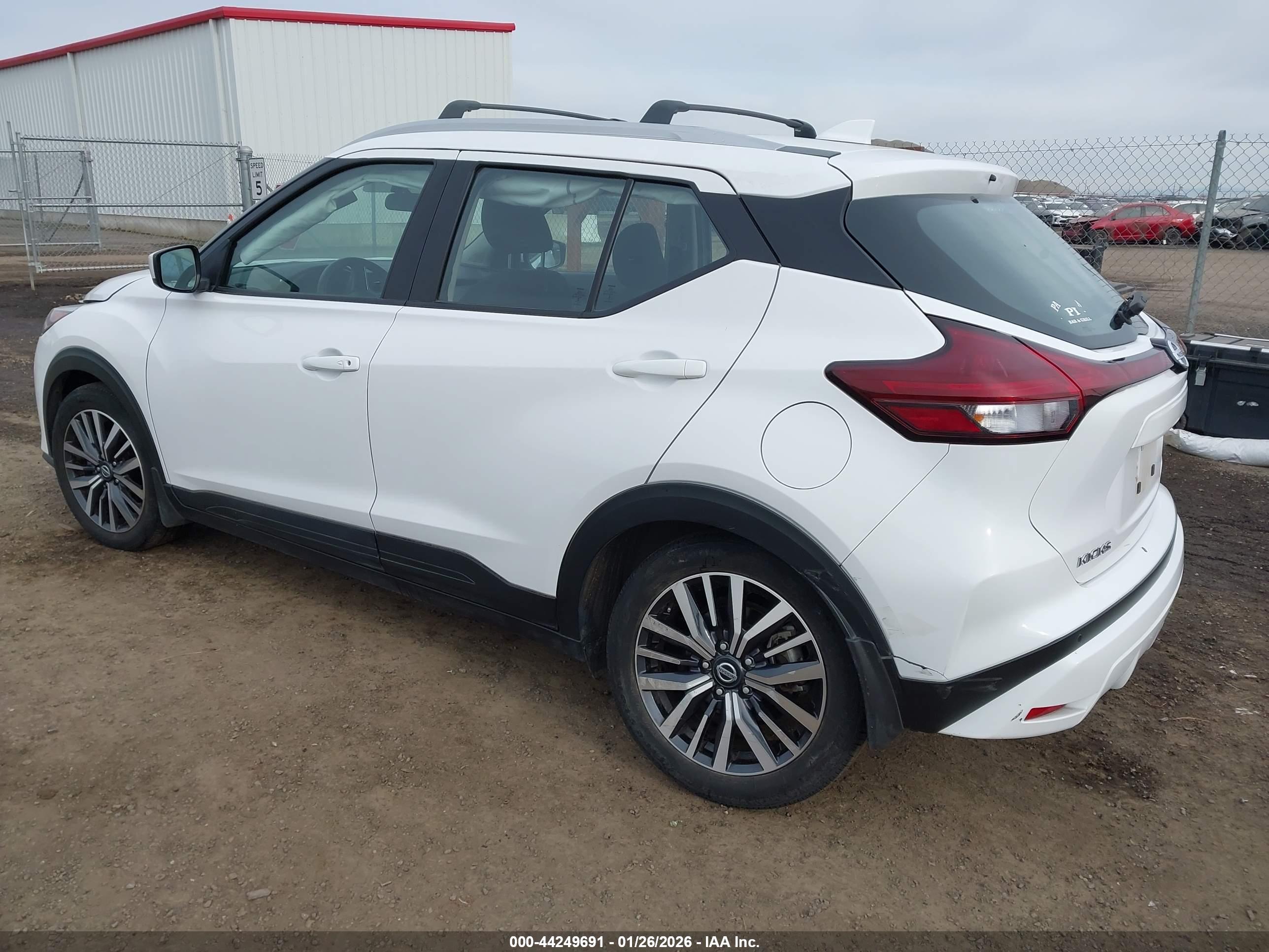NISSAN KICKS image 3