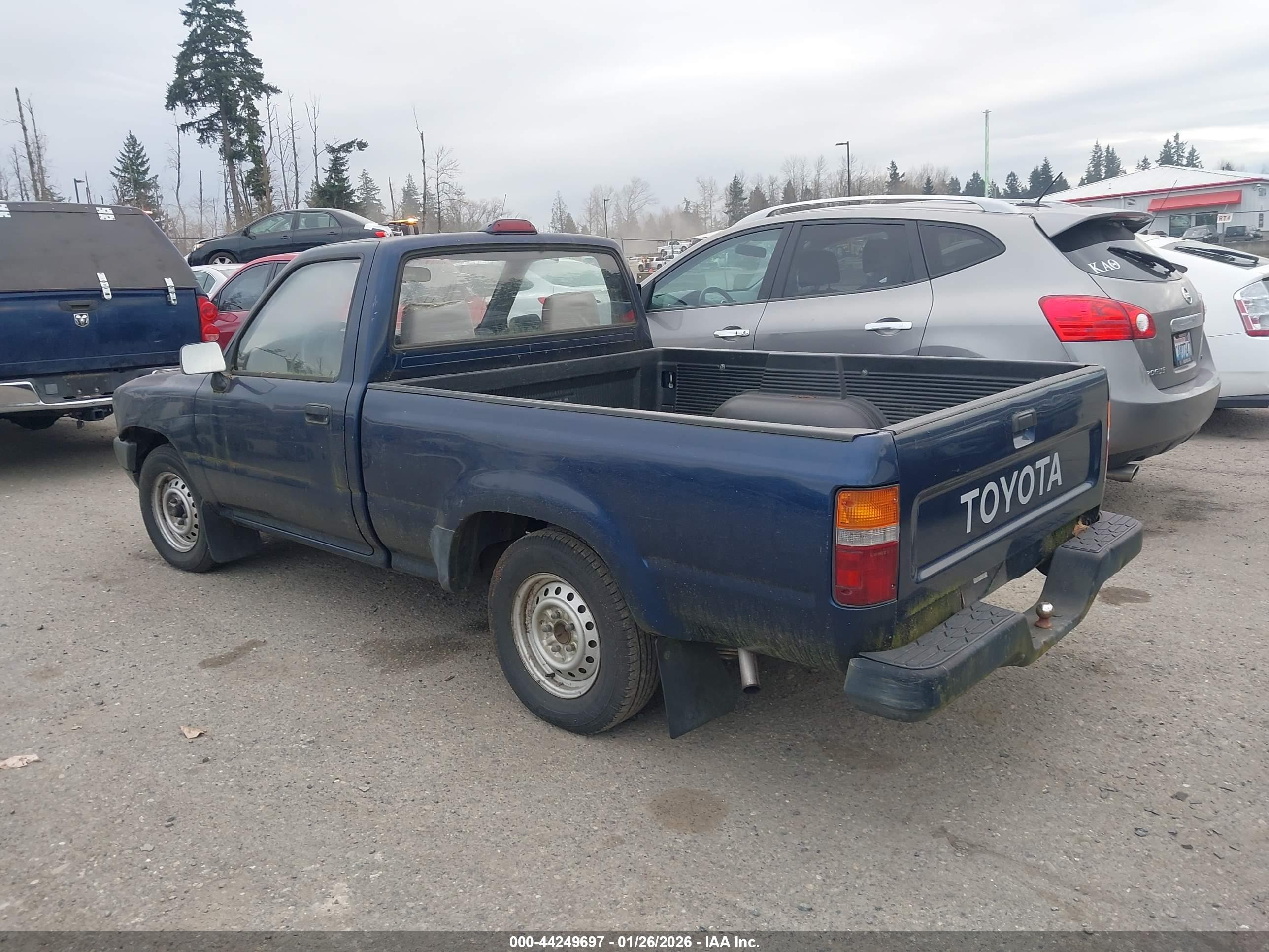 TOYOTA PICKUP image 3