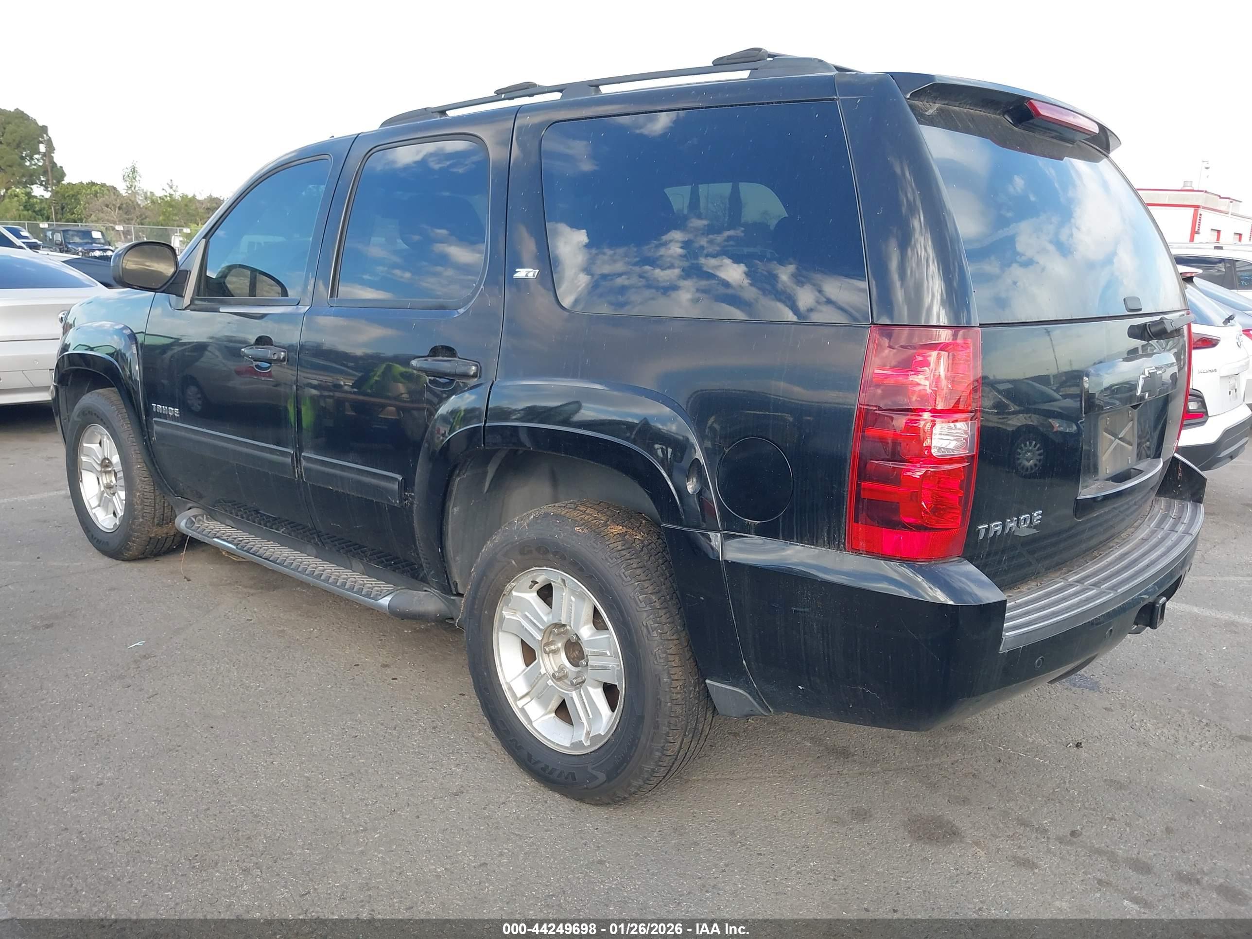 CHEVROLET TAHOE image 3
