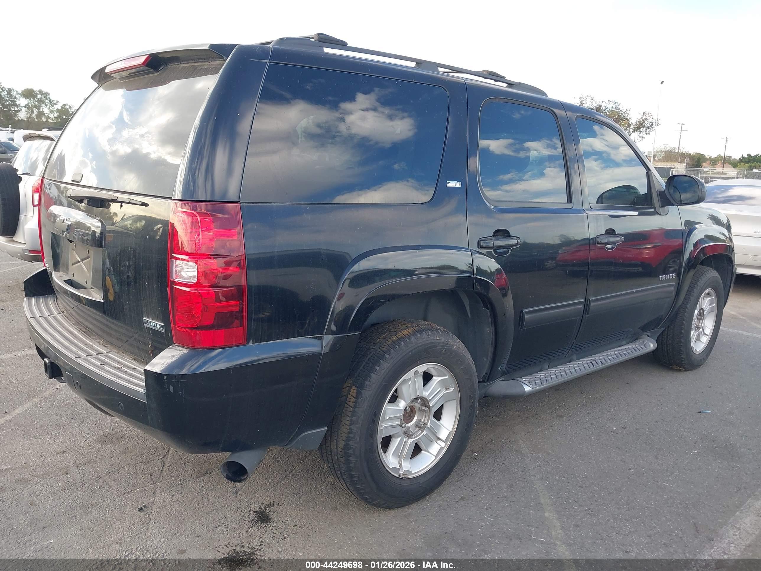 CHEVROLET TAHOE image 4