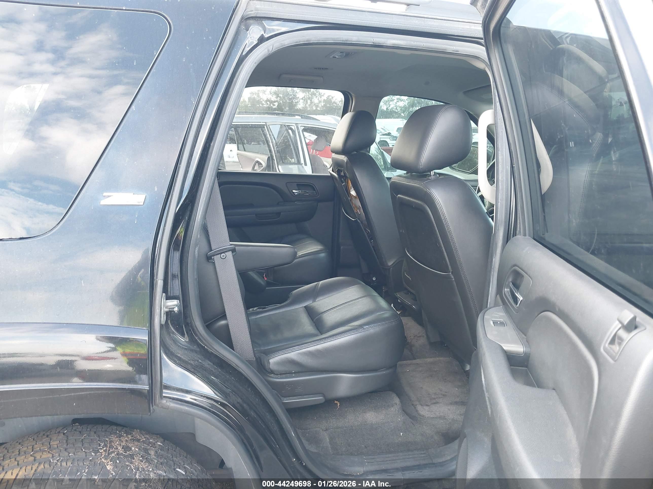 CHEVROLET TAHOE image 8