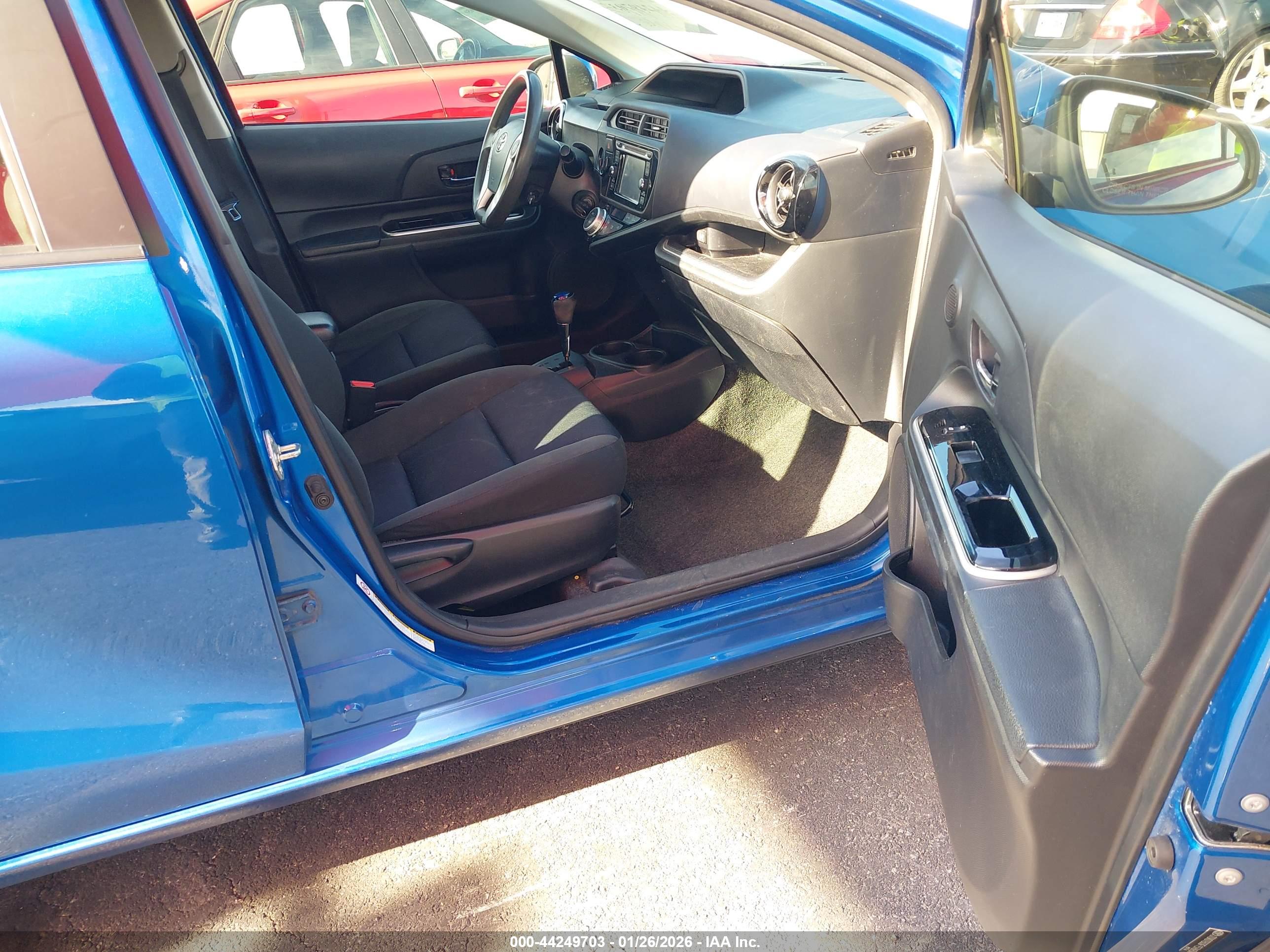 TOYOTA PRIUS image 5