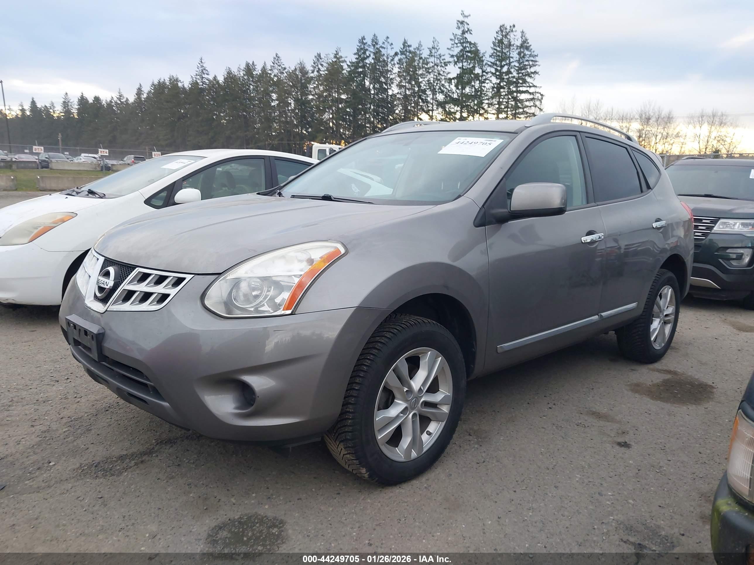 NISSAN ROGUE image 2