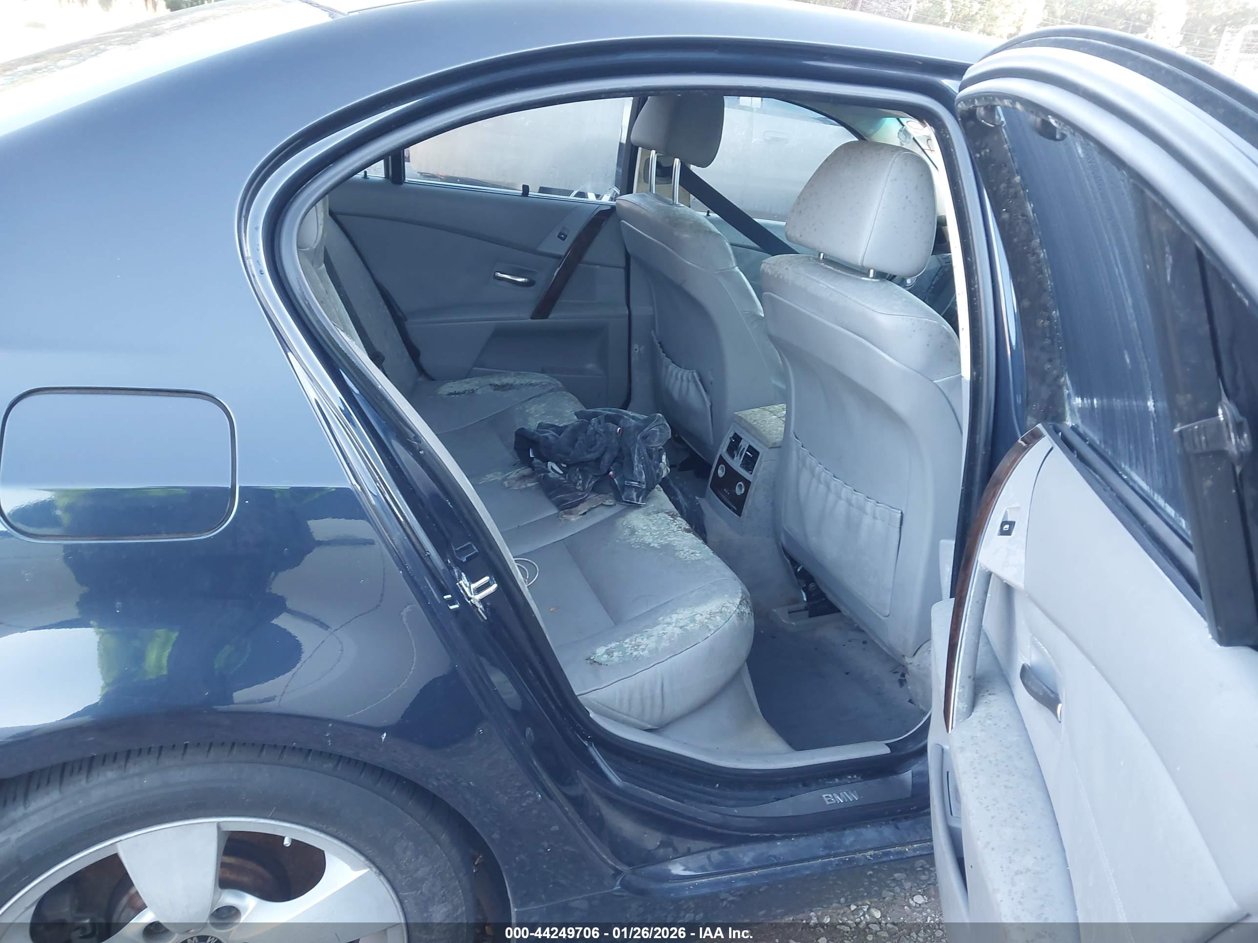 BMW 530I image 8