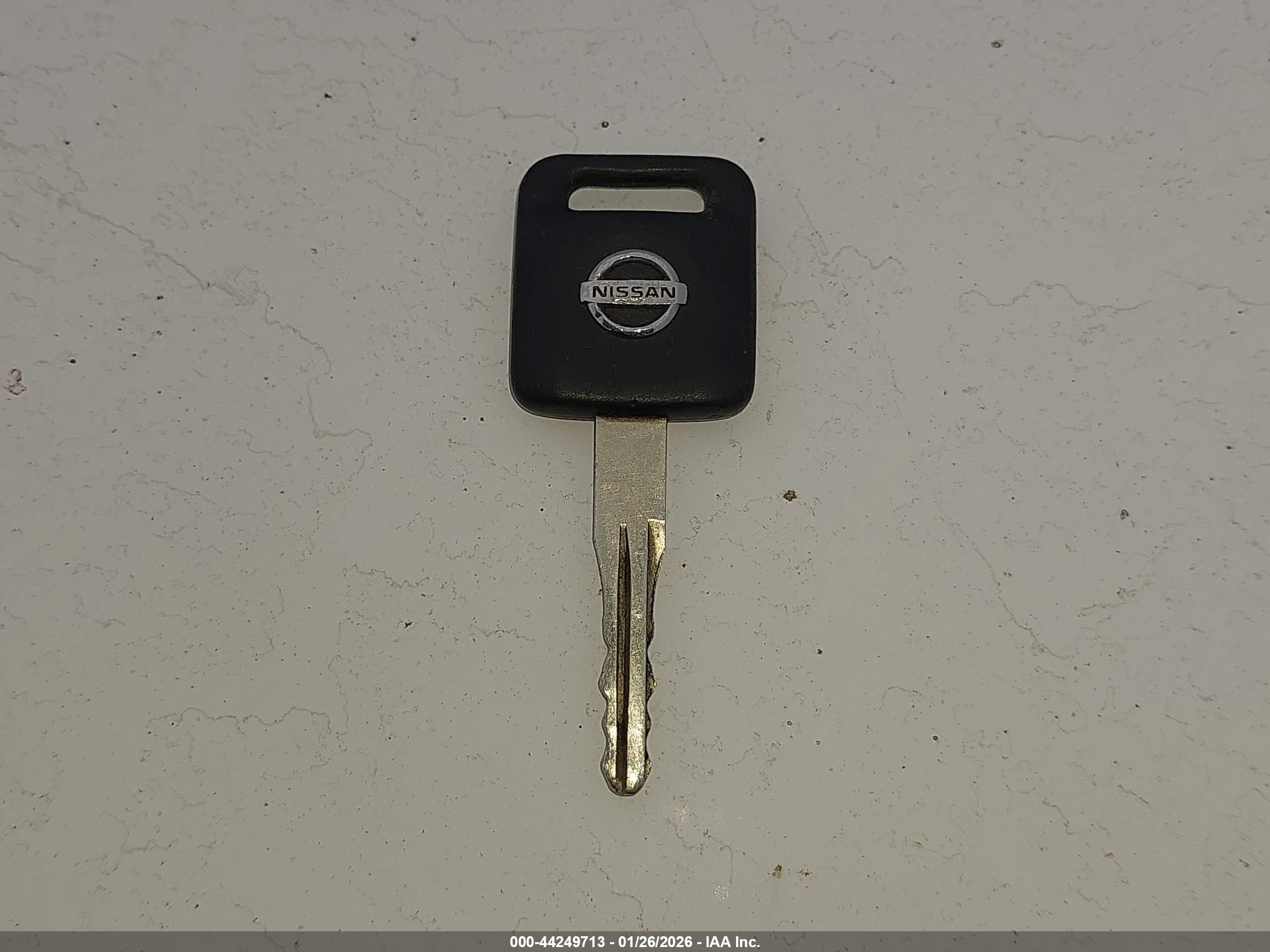 NISSAN VERSA image 11