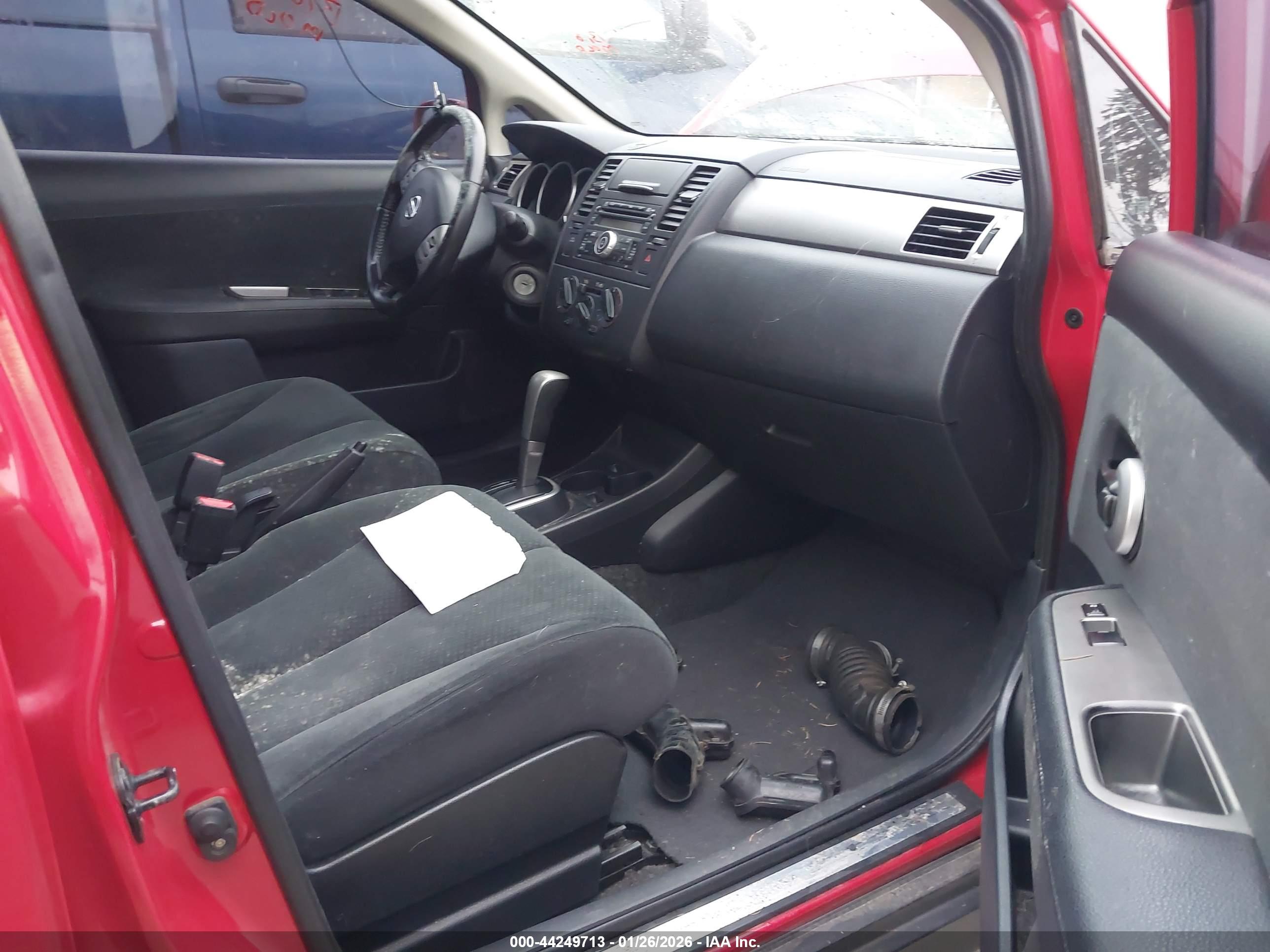 NISSAN VERSA image 5