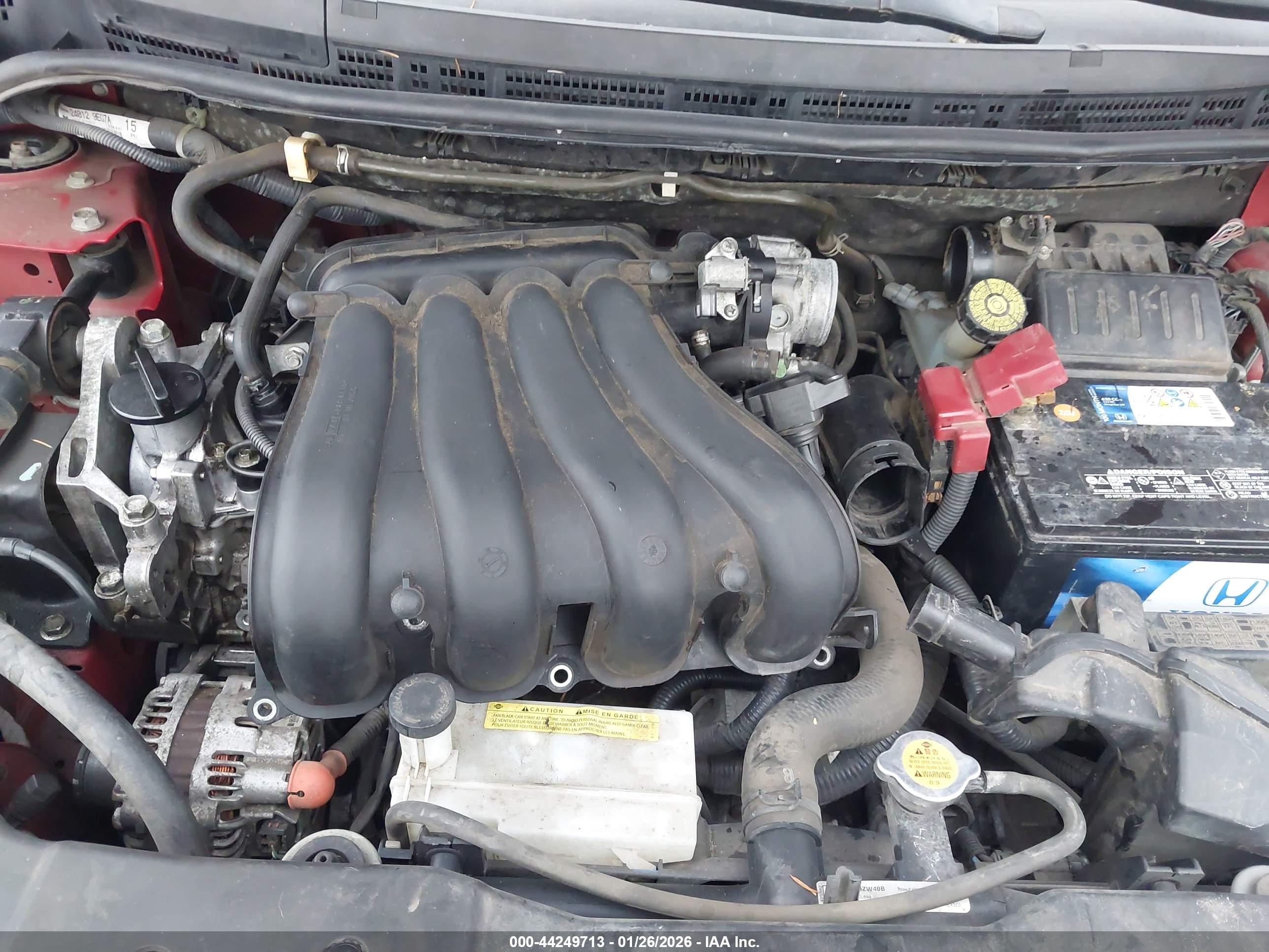 NISSAN VERSA image 6