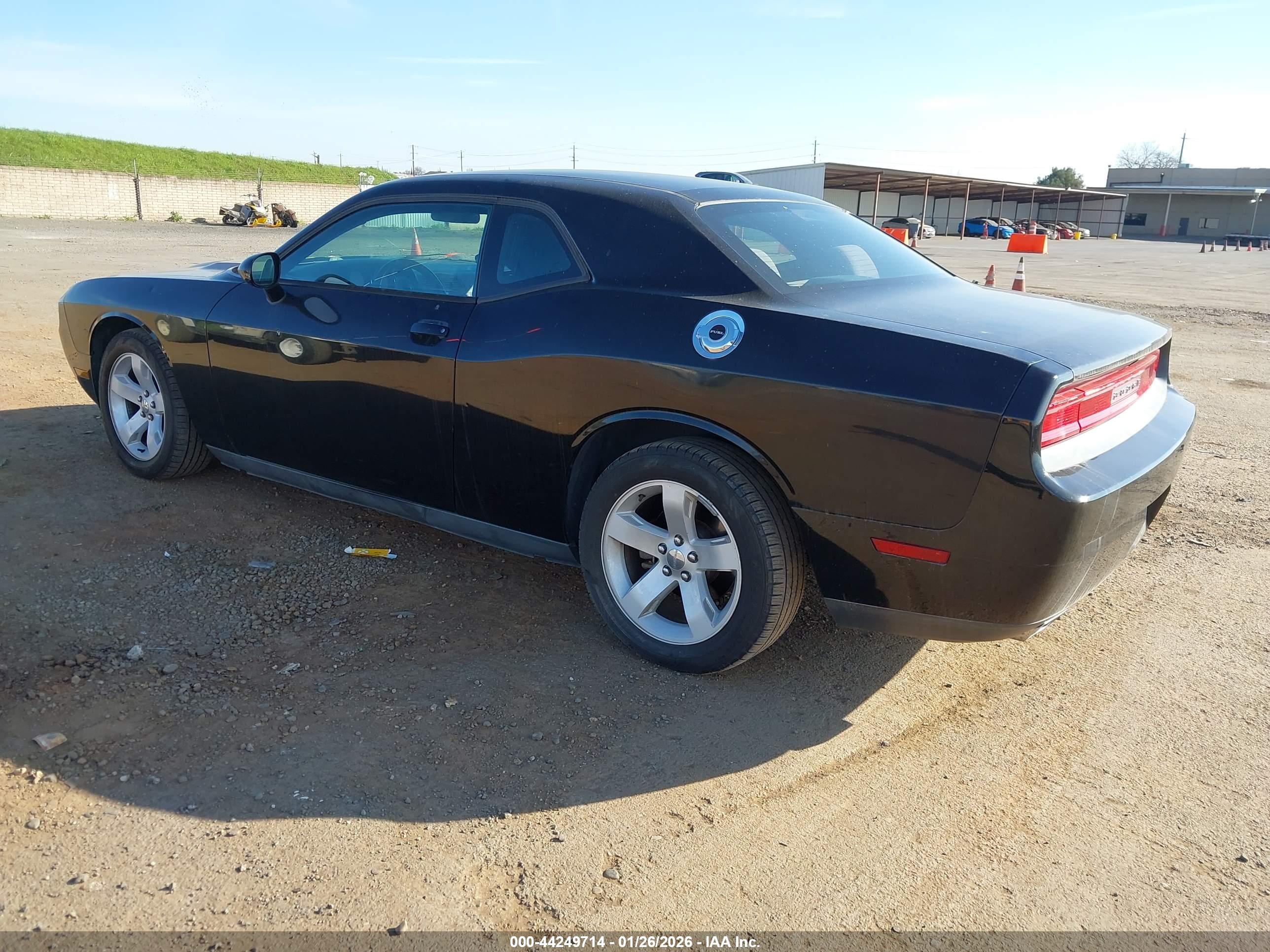 DODGE CHALLENGER image 3
