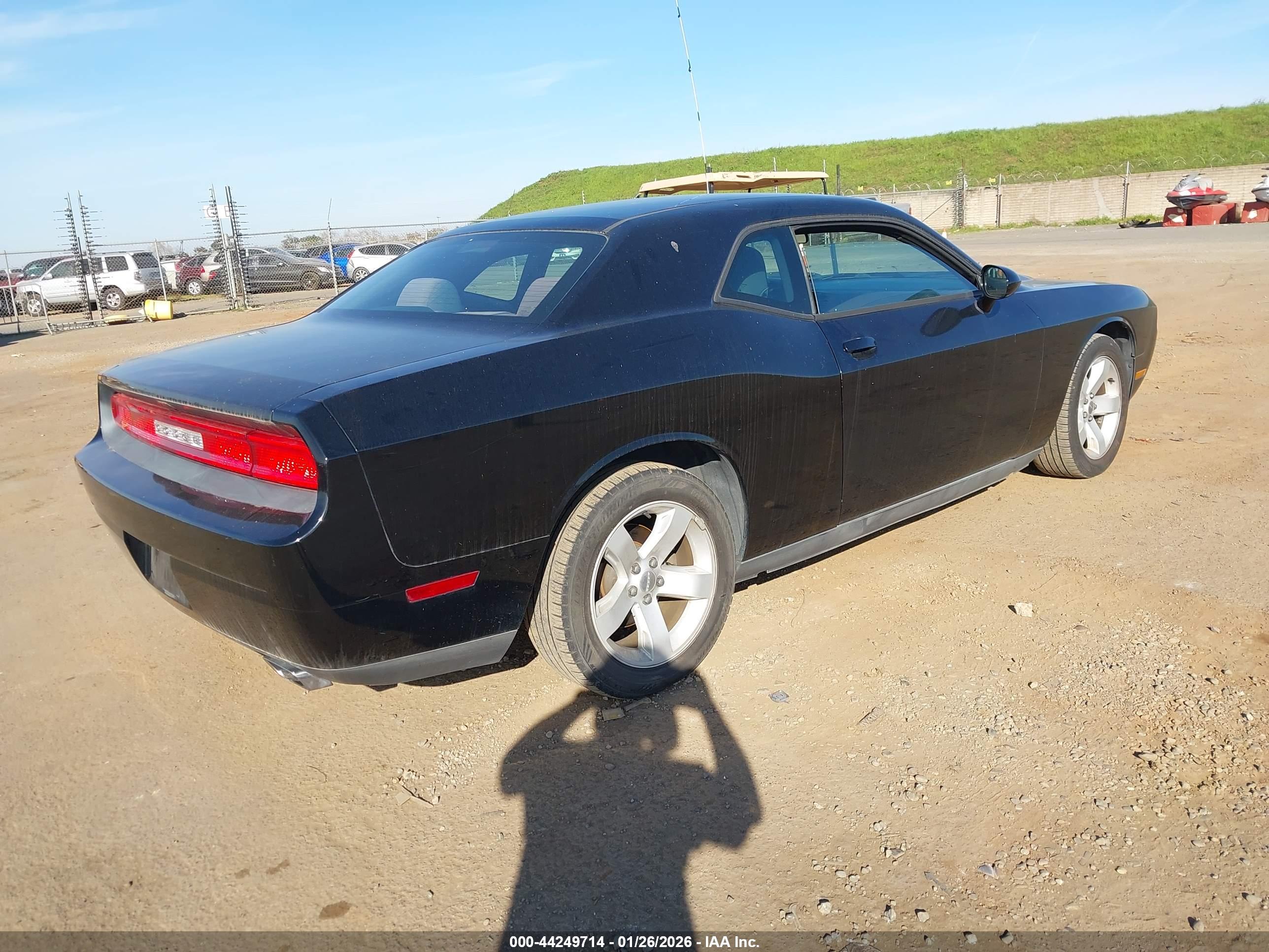 DODGE CHALLENGER image 4