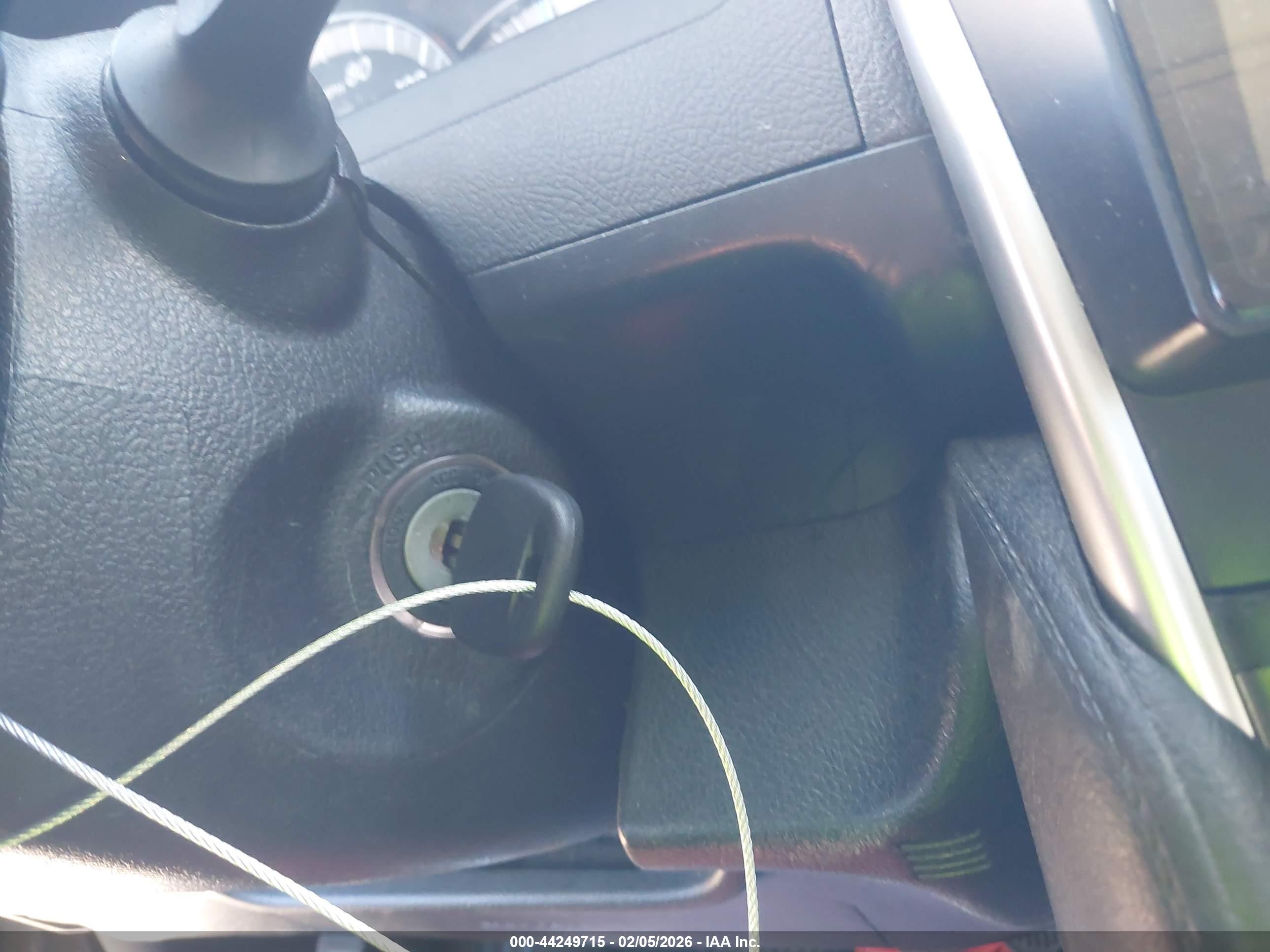 TOYOTA CAMRY image 11