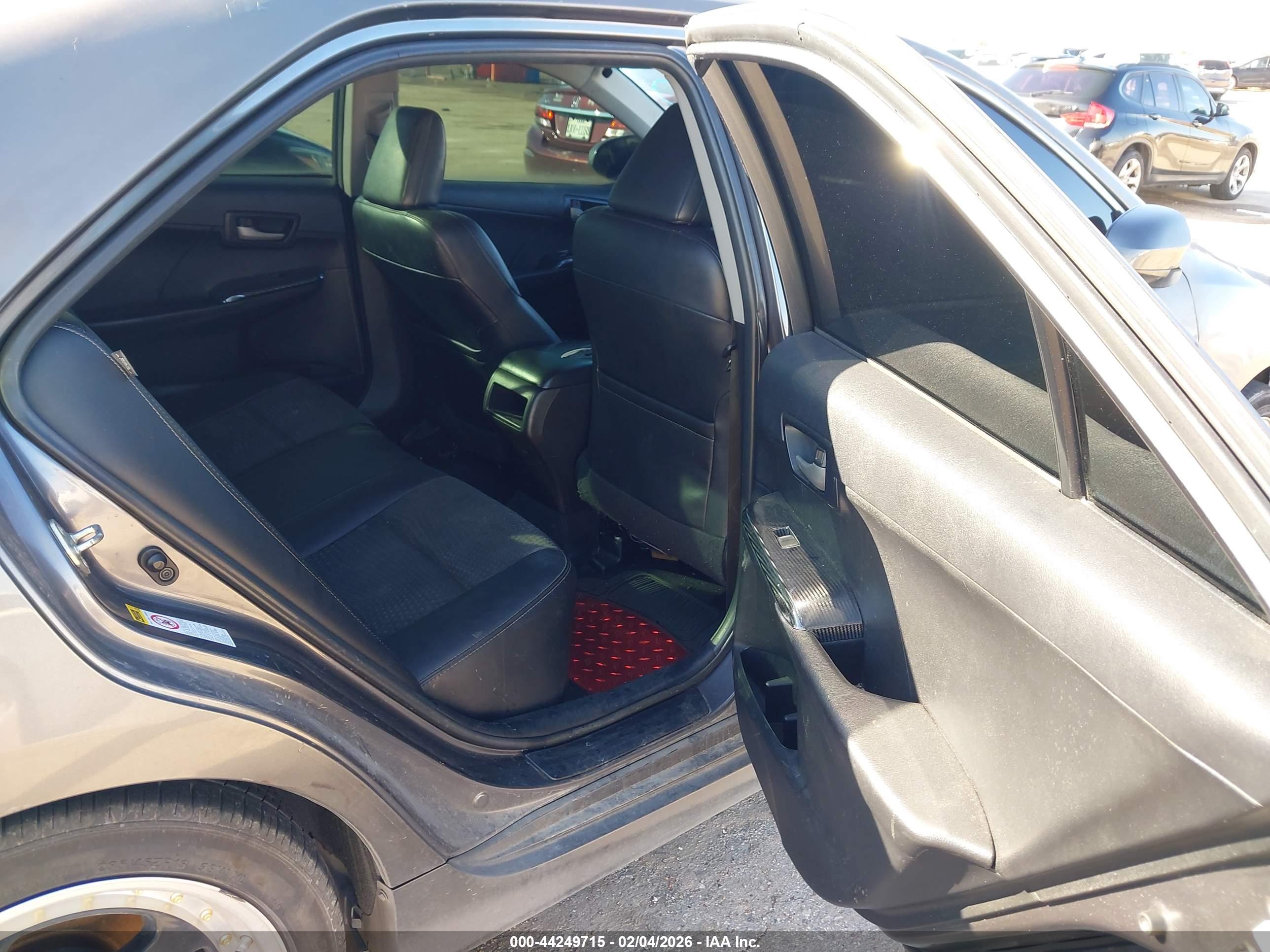 TOYOTA CAMRY image 8