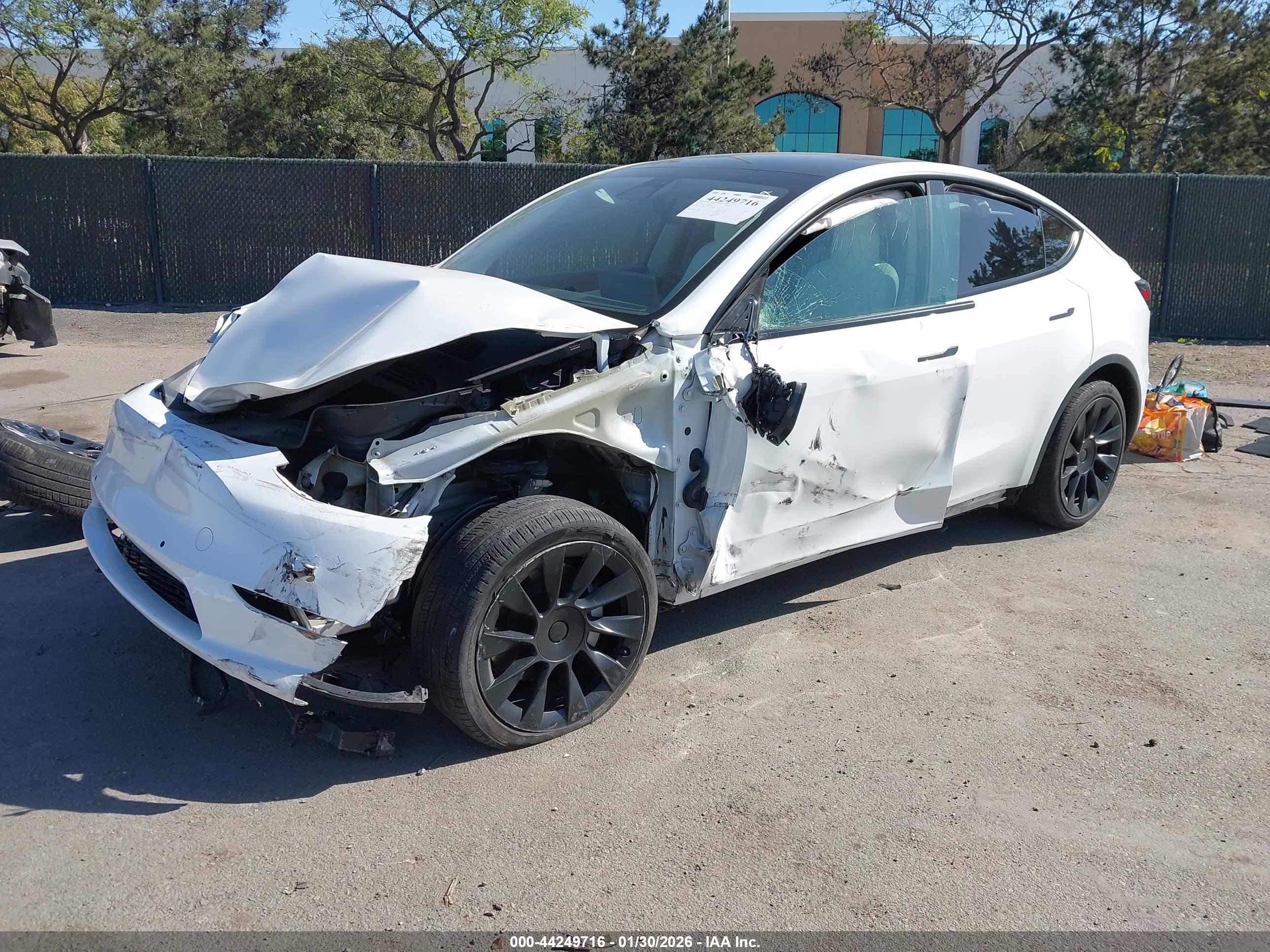 TESLA MODEL image 2