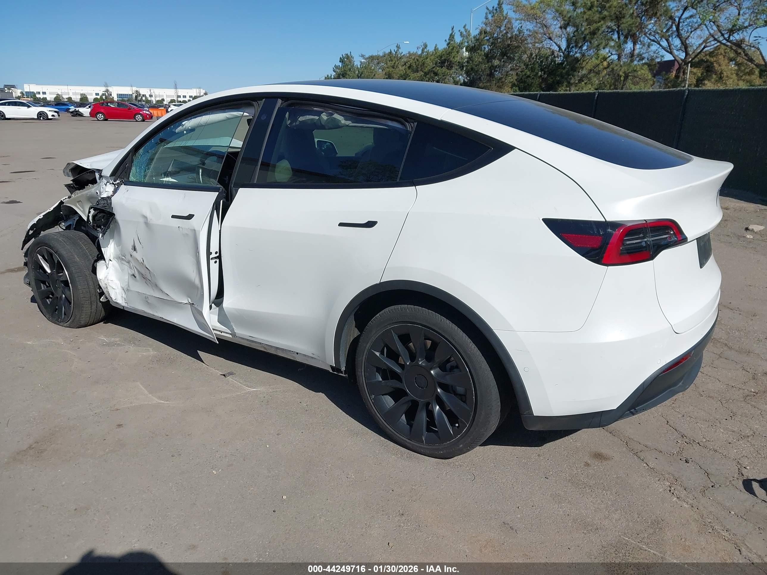 TESLA MODEL image 3