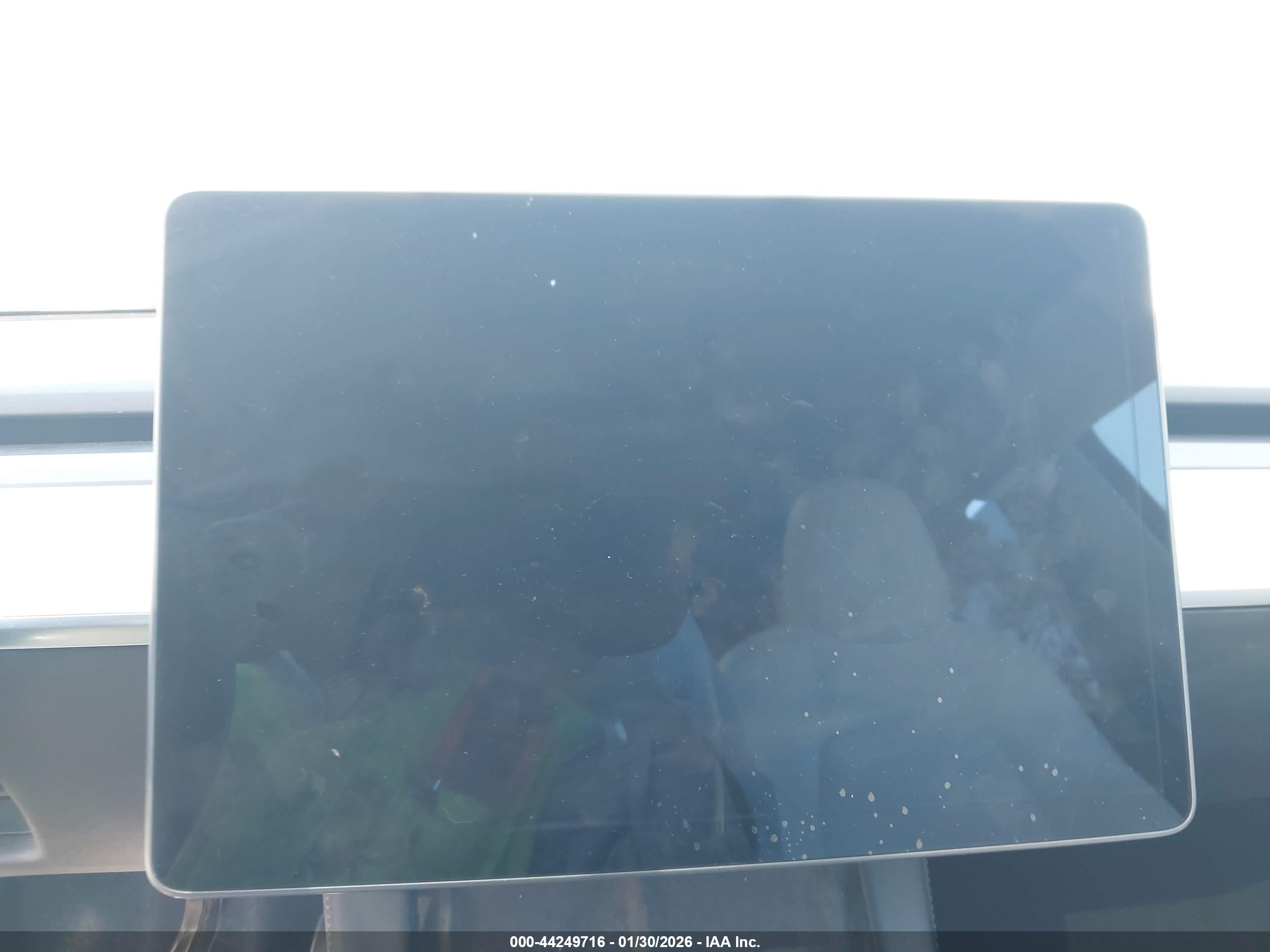 TESLA MODEL image 7