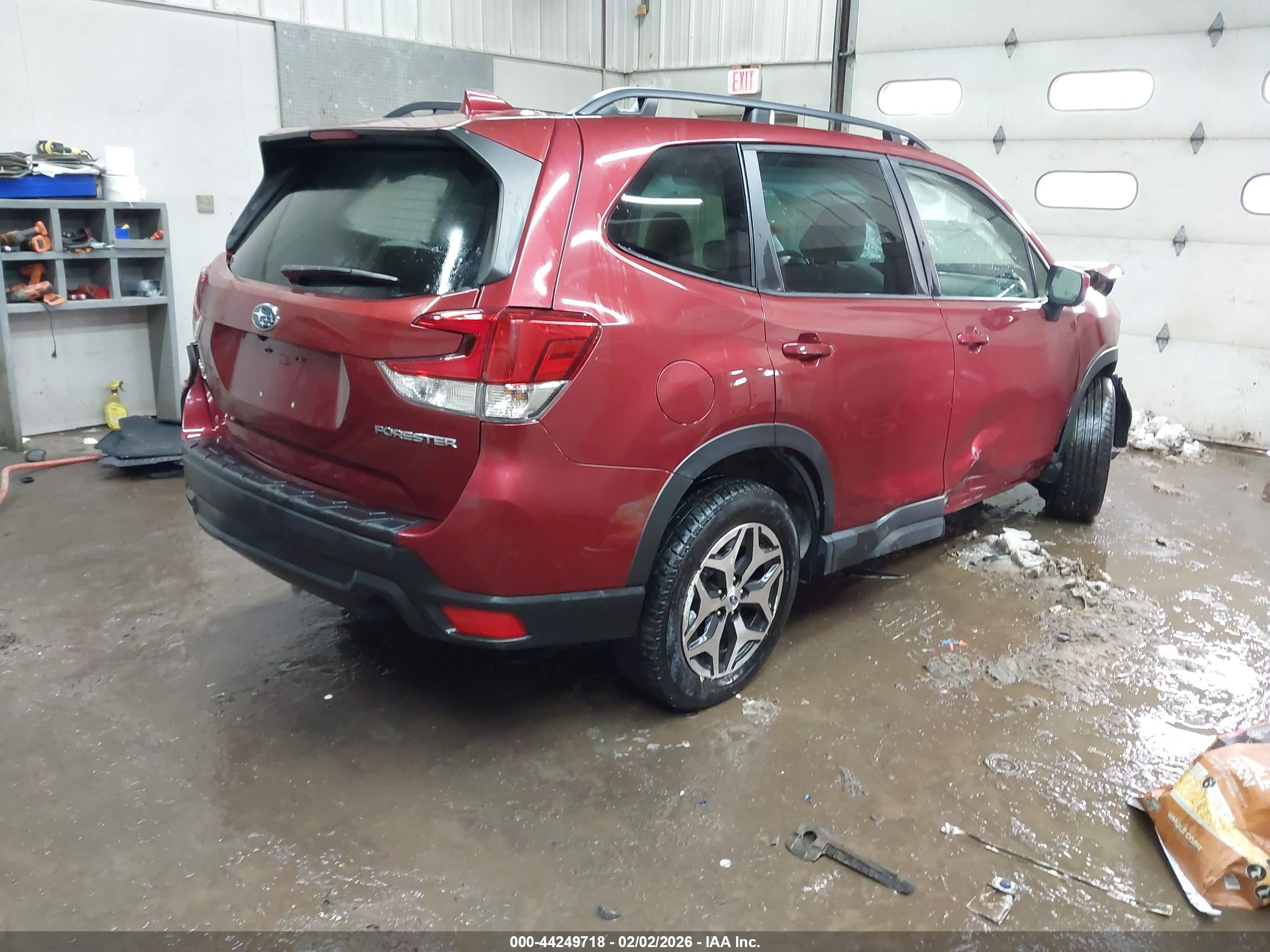 SUBARU FORESTER image 4