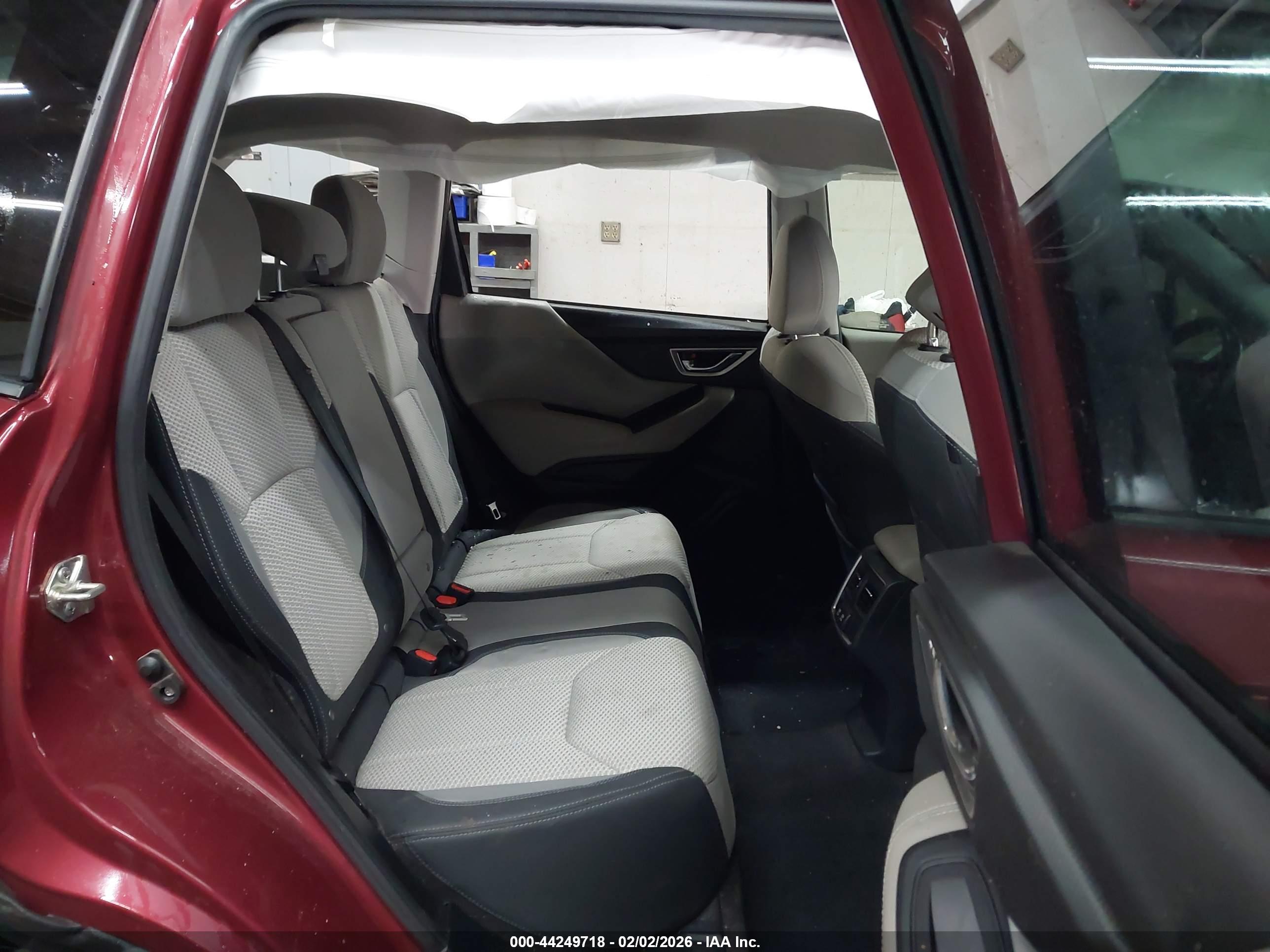 SUBARU FORESTER image 8